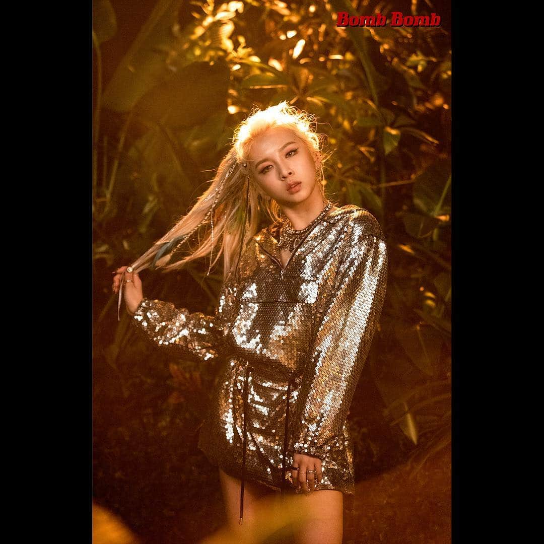 K.A.R.Dさんのインスタグラム写真 - (K.A.R.DInstagram)「#KARD Digital Single [밤밤(Bomb Bomb)] . Photo #Jiwoo . 2019.03.27 . #jokeR #지우 #KARD_밤밤 #KARD_Bomb_Bomb #KARD_밤밤_0327」3月20日 0時30分 - official_kard