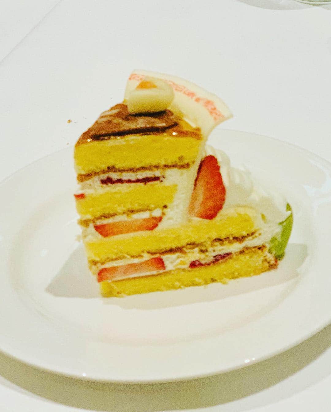 吉田玲奈さんのインスタグラム写真 - (吉田玲奈Instagram)「ラーメン大好き女子のためのラーメンケーキでお祝い🎂🍜❤️😘 🎂Happy Birthday🎂 ♡RENA & AYAKA♡ #ラーメンケーキ #お誕生日会 #女子会 #ケーキ #ラーメンの中もスポンジケーキ🍰 #山田玲奈 ちゃん #有藤文香 ちゃん #testkitchen」3月20日 1時24分 - reina.yoshida.ciel.1218