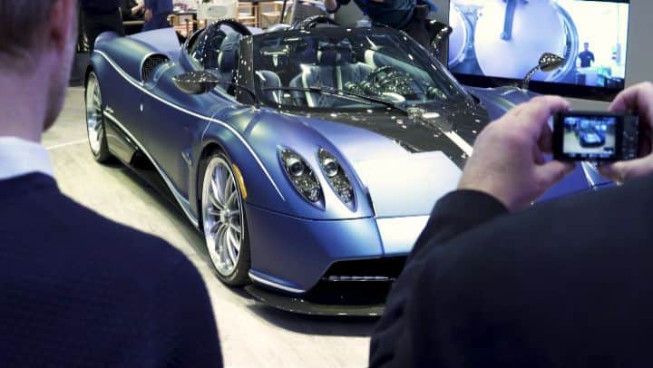 パガーニ・アウトモビリのインスタグラム：「What a beautiful time we had at the 89th edition of the @gimsswiss !  Here is the enchanting Pagani Huayra Roadster. Check our Facebook channel for more!  #pagani #zonda #zondac12 #huayra #huayraroadster #gimsswiss #zonda20 #zonda20anniversary」