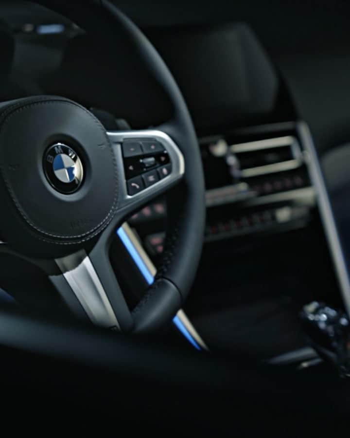 のインスタグラム：「Boldly elegant. THE 8. #THE8 #BMW #8Series #Convertible」