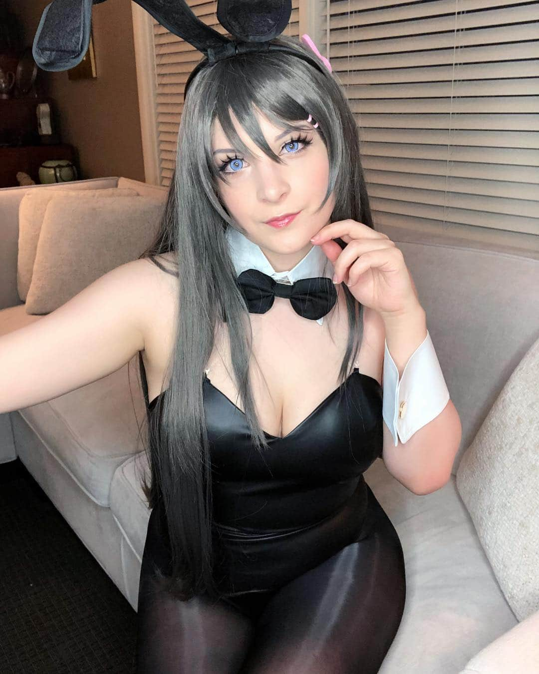 Tessaさんのインスタグラム写真 - (TessaInstagram)「Mai-san!!🐰✨Sorry for my mini absence, I was just taking a lil mini break for a few days while figuring out my computer stuff, but it’s all built and so far functioning again. Anyway, this costume and wig were sponsored by @lemailcosplaywigs ! Considering how reasonable the price for this is, I’m really impressed with the quality. The only cons I’ve found are that the pleather material smells a bit weird and the bunny ears are made of a material that is oddly reminiscent of reusable shopping bags.😹 Other than those small things, it’s perfect! I LOVE the wig a lot too, really easy to brush through and super soft. I’m excited to shoot this one with @rizumari on Thursday.🖤」3月20日 1時42分 - hiso.neko