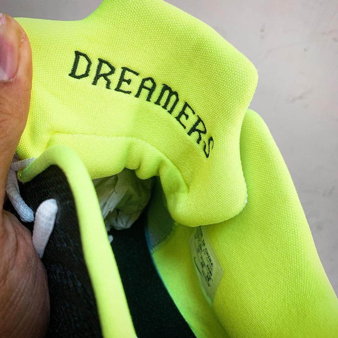 陳建州さんのインスタグラム写真 - (陳建州Instagram)「我自己設計的Dreamers 特別款⋯  想要來一雙嗎？！😎😎😎」3月20日 1時35分 - blackielovelife