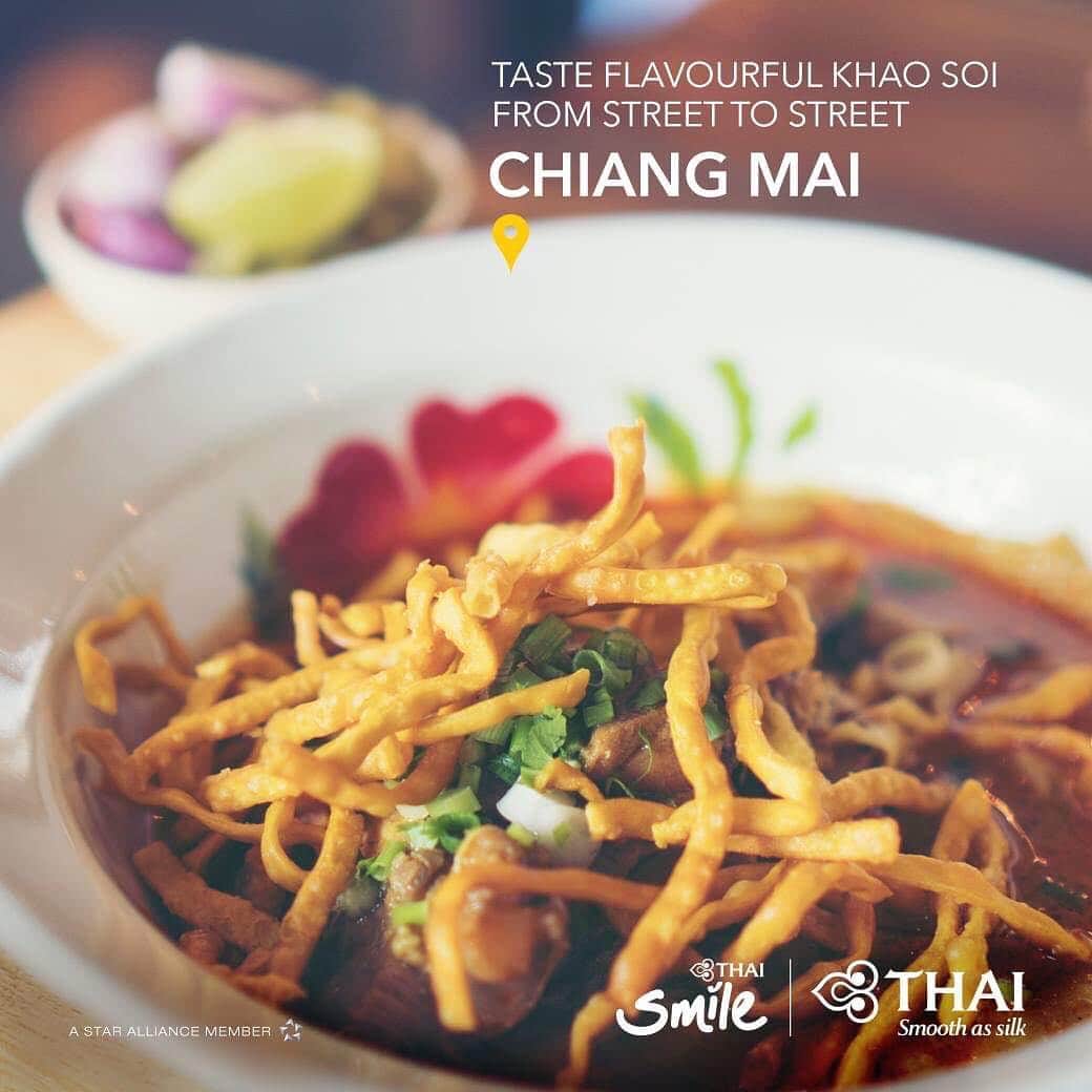 のインスタグラム：「Unwind in the North of Thailand. Fall in love with Chiang Mai. Taste all kinds of Khao Soi, the all-time favourite Northern dish - a delectable combination of egg noodles and spicy coconut milk curry in traditional style, Muslim style, dry Khao Soi, Khao Soi in a coconut shell, or even Khao Soi at the highest spot of Chiang Mai, Doi Pui. . Explore with your senses. Embrace Northern Thailand. Fly smooth as silk with THAI. . #ThaiAirways #NorthernThailand #KhaoSoi #ChiangMai #ThaiFood #FlyTHAItoChiangMai」