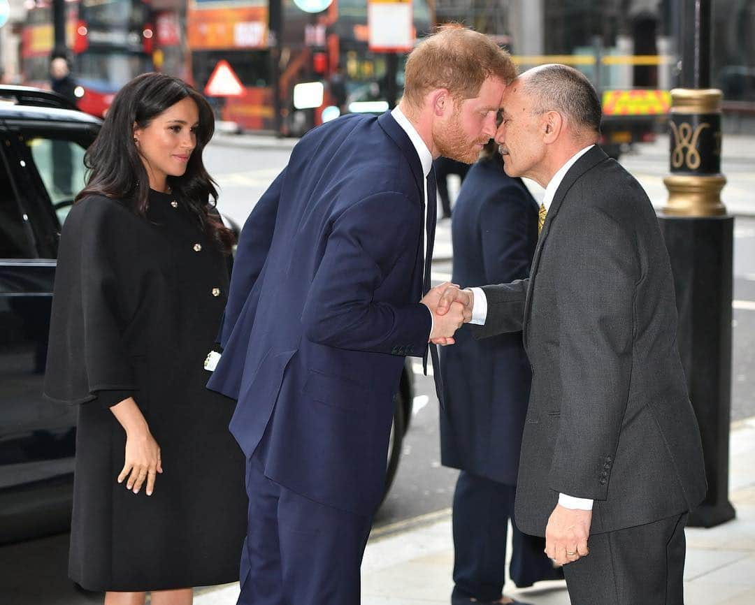 ウィリアム（ケンブリッジ公）さんのインスタグラム写真 - (ウィリアム（ケンブリッジ公）Instagram)「The Duke and Duchess of Sussex visited New Zealand House in London, where they signed the Book of Condolence opened following the terrorist attacks in Christchurch.  The Duke and Duchess signed the book on behalf of @TheRoyalFamily — Their Royal Highnesses visited New Zealand in October 2018. 📷PA」3月20日 2時00分 - princeandprincessofwales