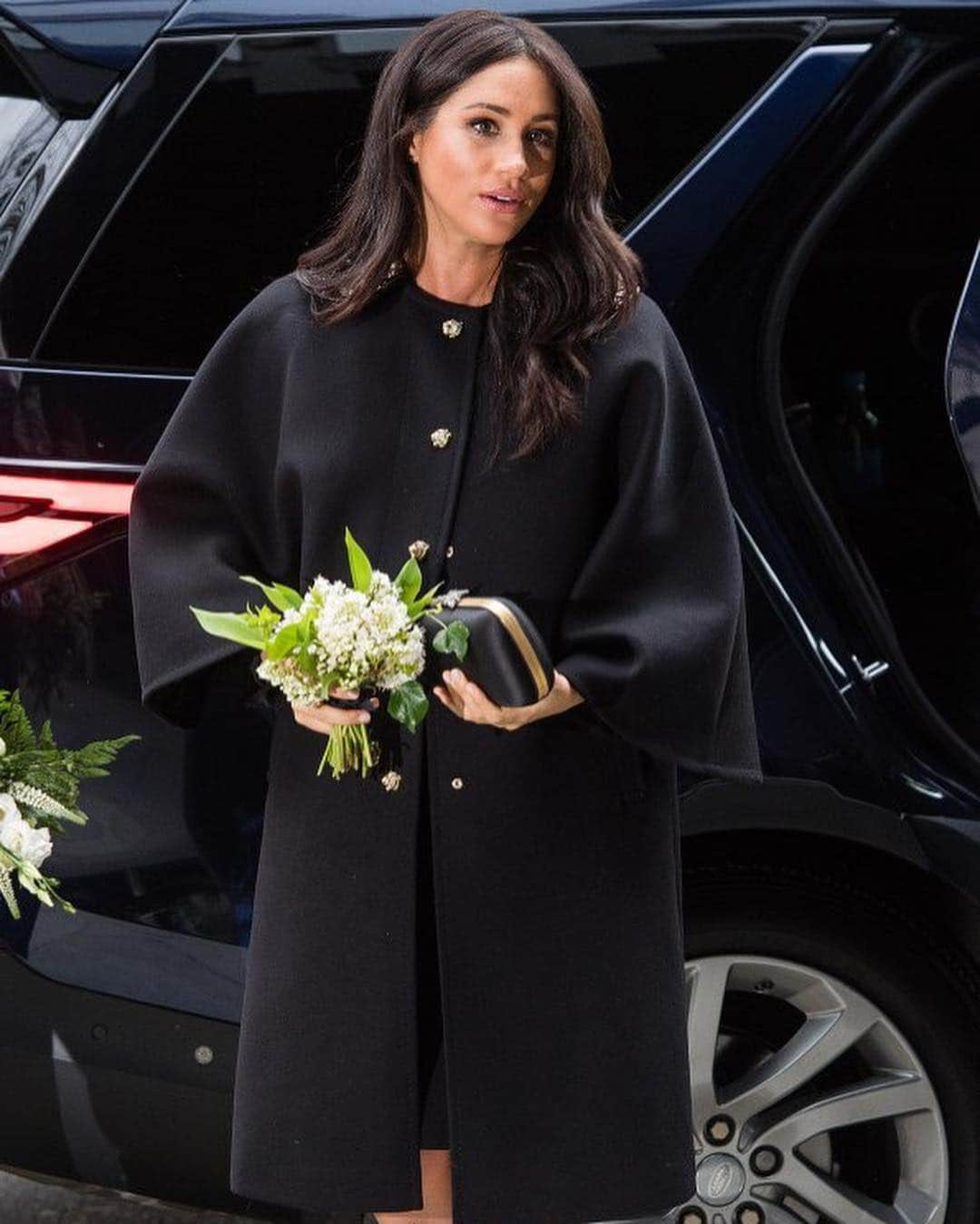 People Magazineさんのインスタグラム写真 - (People MagazineInstagram)「#MeghanMarkle and #PrinceHarry made a surprise visit to New Zealand House in London to honor the victims of Friday’s terrorist attack in Christchurch. ❤️ | 📷: Neil Mockford/GC Images, Samir Hussein/WireImage」3月20日 2時18分 - people