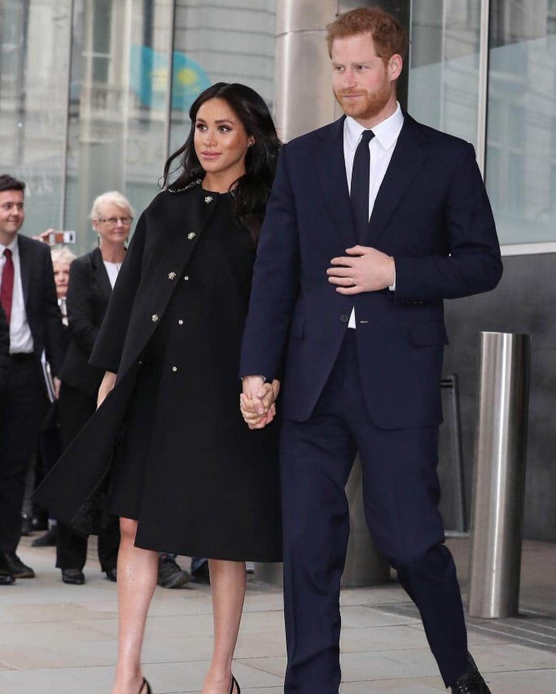 People Magazineさんのインスタグラム写真 - (People MagazineInstagram)「#MeghanMarkle and #PrinceHarry made a surprise visit to New Zealand House in London to honor the victims of Friday’s terrorist attack in Christchurch. ❤️ | 📷: Neil Mockford/GC Images, Samir Hussein/WireImage」3月20日 2時18分 - people