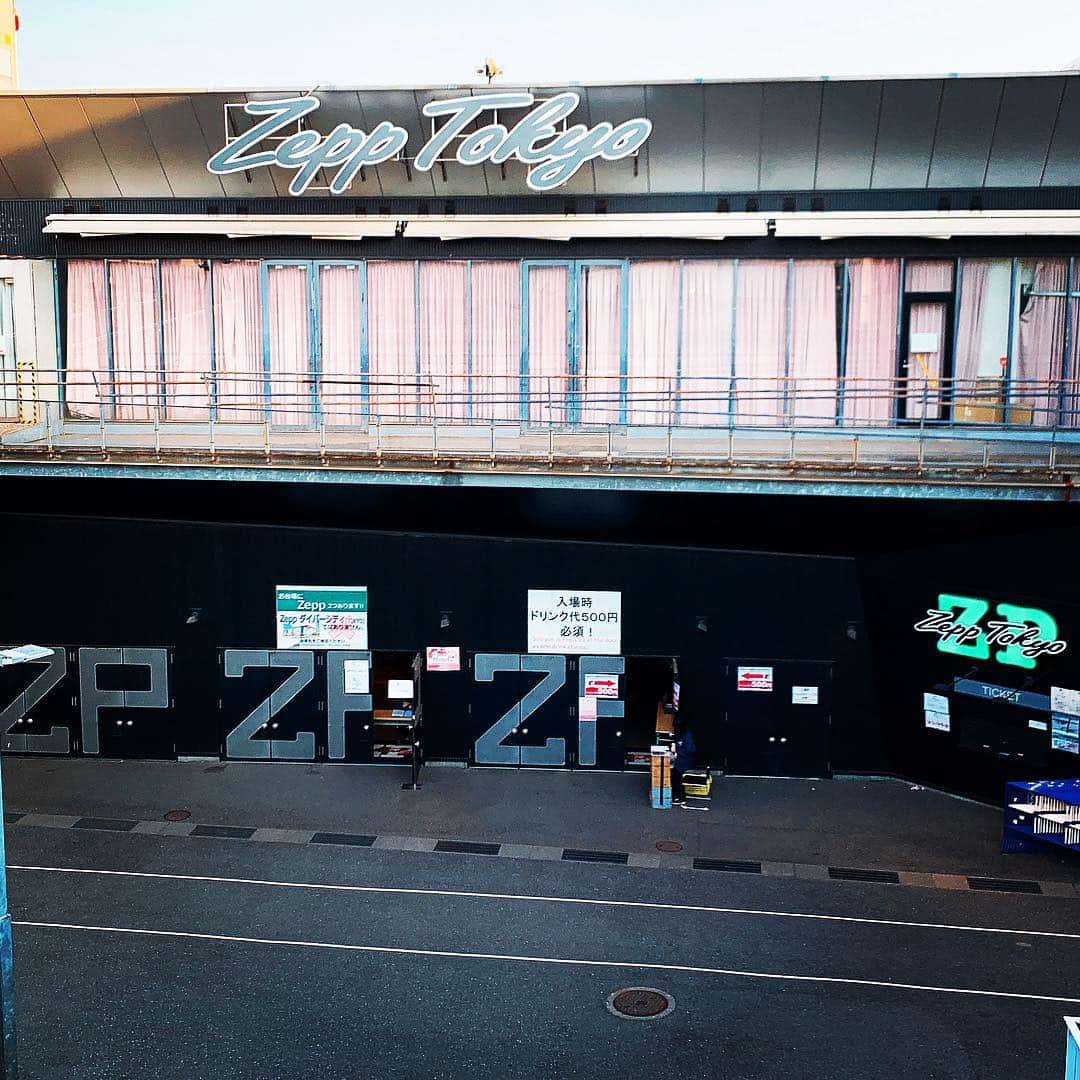 JULIANさんのインスタグラム写真 - (JULIANInstagram)「【Zepp Tokyo】 @zepp_tokyo  2019.03.12 「ミンナアリガトウ vol.14 〜来たぞZEPP」 に招待して頂いたので、横浜でのインフルエンサーとしての仕事後に弾丸で約1時間程かけてお台場の方へ🚝💨💨 友達の @taito_hashimoto がいるFIZZY POPのみんなは 俺がプロデュースしているファッション誌 『ANRULE』 @anrule_official にも出てくれてるから、 みんなのステージ久々見れて良かった☆ #zepptokyo #ミンアリ #ミンナアリガトウ #mcニシガキ #FIZZYPOP #橋本汰斗 #XOX #キスハグキス #バトシン #b2takes #MADKID #rush300 #buzz_er #ブザー #mensidol #ボーイズグループ #イケメン #メンズアイドル #ボーカルグループ #ライブ #イベント #ダンス #メンズファッション #メンズスタイル #メンズヘア #インスタグラマー #インフルエンサー」3月20日 2時42分 - julian_official_jp