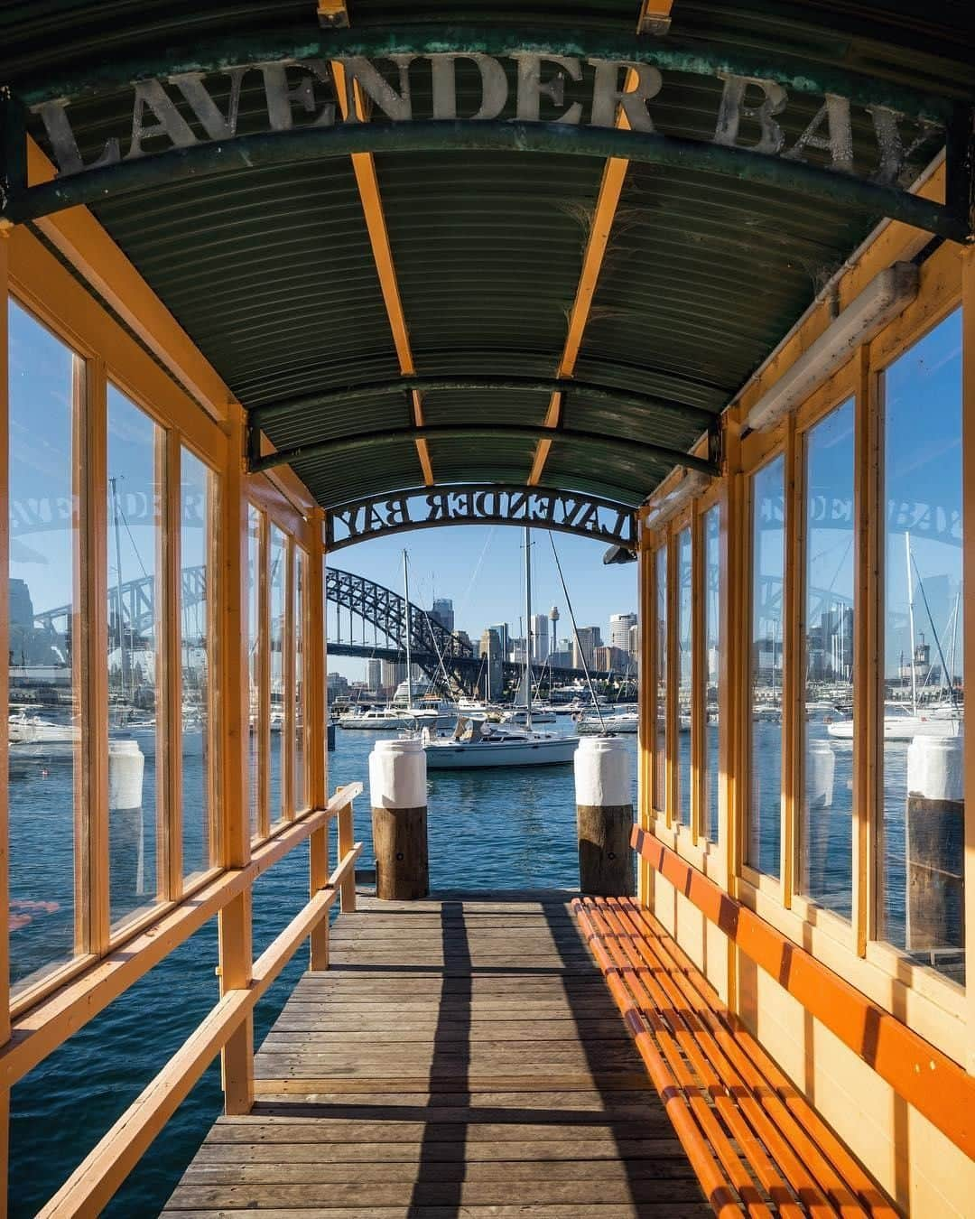 Australiaさんのインスタグラム写真 - (AustraliaInstagram)「Honestly, we would happily miss our ferry for this classic @Sydney view!⛴️ @tbernardo1 captured this ridiculously scenic ferry wharf in #Sydney’s harbourside suburb of #LavenderBay on the north shore, which is just a short stroll away from the iconic @lunaparksydney. Get off here for a wonderful perspective of #SydneyHarbour, #SydneyHarbourBridge and @sydneyoperahouse which can’t be seen from the more well-known #CircularQuay side. TIP: Take a walk amongst nature in #WendysSecretGarden to see lush native and exotic plants, it’s also an excellent bird-watching spot as well.  #seeaustralia #newsouthwales #ilovesydney #sydneylocal #travel」3月20日 3時00分 - australia