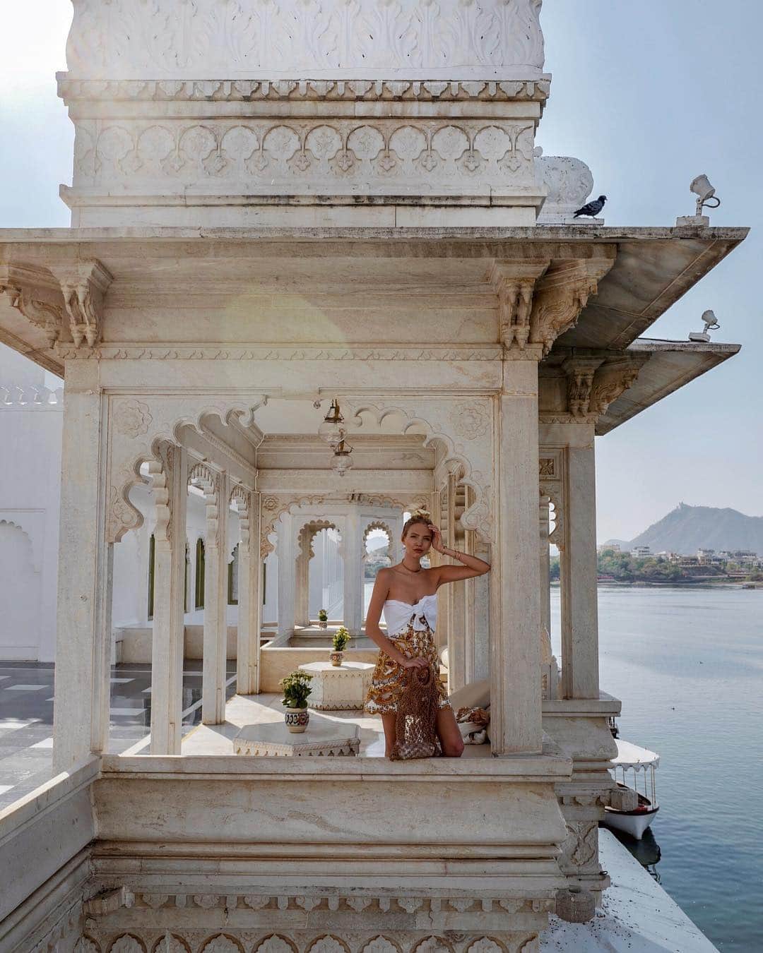 レオニー・ハンネさんのインスタグラム写真 - (レオニー・ハンネInstagram)「The lake palace. 🕌 Anzeige/Ad @tajlakepalace #TajLakePalace #India」3月20日 3時07分 - leoniehanne