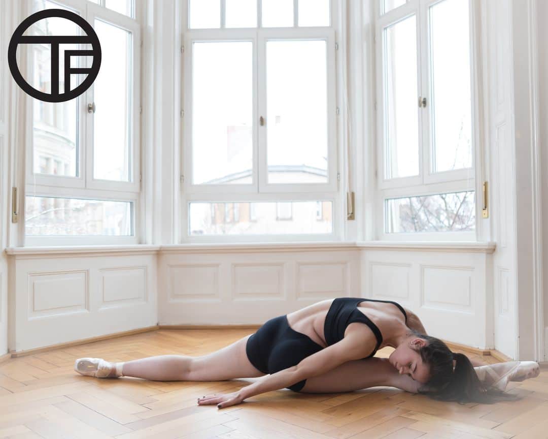 Timo the Fotographerのインスタグラム：「S T R E T C H | Candid moments, unposed truly are the best images. I usually find the best photos come from the simplest moments. This photo is a favorite, not only because it was a candid, but it shows the beautiful lines of a talented dancer.  _________________________  Model: @katja.nktsna  Photographer: @fantim  _________________________  #fantim #frazierfotography #写真 #beauty #photography #inspiration #vogue #designer #chanel #ballet #fashion #style #stuttgart #jewelry #instatravel #photoshoot #art #travel #model #photographer #fashionweek #gorgeous #dance #architecture #fotography #モデル #blog #personalbrand #color #stuttgartphotographer」
