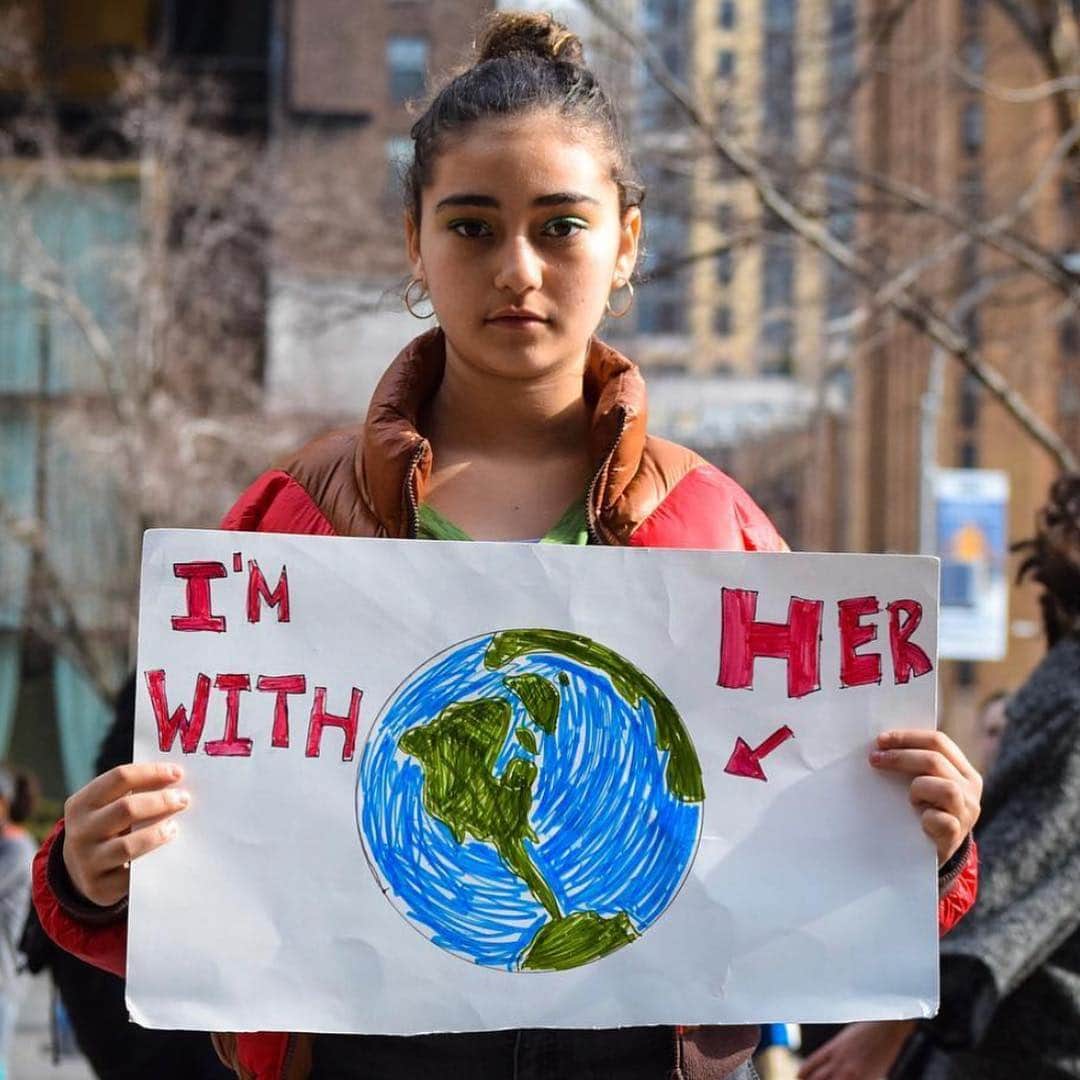 レオナルド・ディカプリオさんのインスタグラム写真 - (レオナルド・ディカプリオInstagram)「#Regram #RG @unfoundation: We hear the calls of young people demanding action on today's climate emergency. Unless leaders today step up, we cannot create the kind of world where young people can live and thrive. #ClimateChange is a race we can win, but we don't have a moment to lose. . Photos: UN Foundation/ Parker LaCourse . #FridaysForFuture #FridaysForClimate #ClimateAction #ActOnClimate #SDGs #GlobalGoals」3月20日 3時17分 - leonardodicaprio