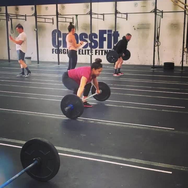 ロックモンド・ダンバーのインスタグラム：「MUCH Love and Respect to my Rock, my Love, my Purpose! My Wife, Maya!!! Thank you for saving my life and motivating me to be the best me everyday! #9monthspregnant #dueanydaynow #crossfitgirls #crossfit #crosstowncrossfit」