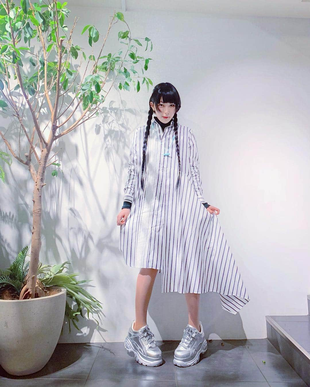 DAOKOさんのインスタグラム写真 - (DAOKOInstagram)「@soduk_official すっきー pleated dance long shirt dress (White) #soduk #daoko」3月20日 3時35分 - daoko_official