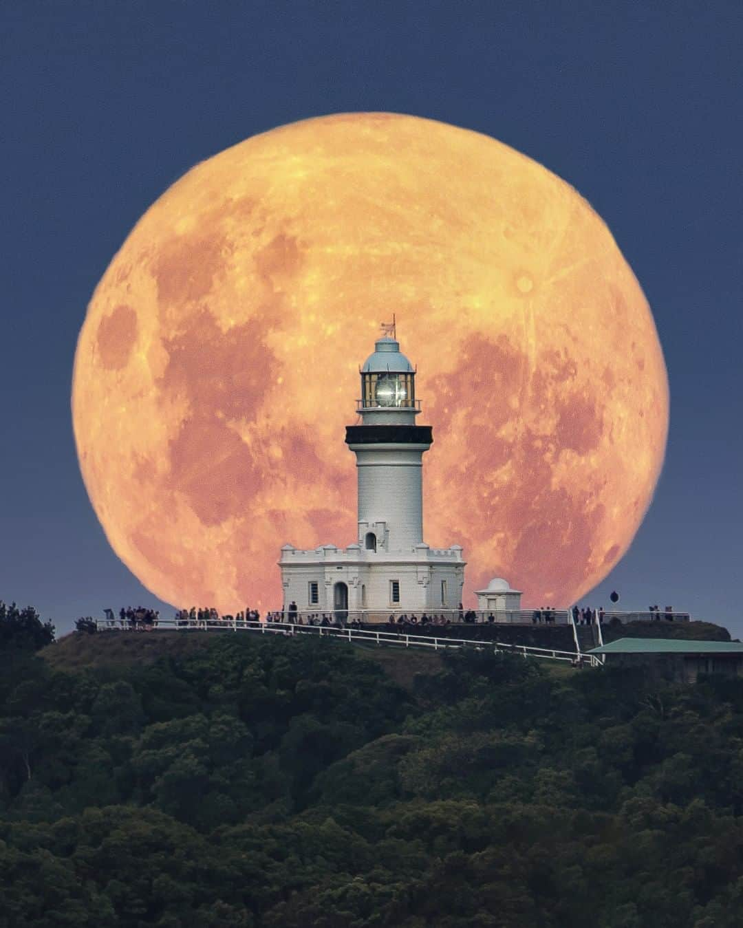 Nikon Australiaさんのインスタグラム写真 - (Nikon AustraliaInstagram)「On Thursday 21st March, we get to enjoy another #Supermoon!  This outstanding image was captured by Nikon D850 Ambassador @dkphotographyau during our last Supermoon in February. We asked Dale & Karlie what bucket list image could we help them achieve, and this was the result!  With careful planning, perfect conditions and the incredible focal length of the AF-S NIKKOR 600MM F/4E lens, the bucket list image was complete.  Be sure to share your images of the Supermoon us using #MyNikonLife, and double check the best time to view the Supermoon depending on your location.  Camera: Nikon #D850  Lens: AF-S NIKKOR 600MM F/4E FL ED VR Settings: f/7 | 1/80 | ISO320」3月20日 14時30分 - nikonaustralia