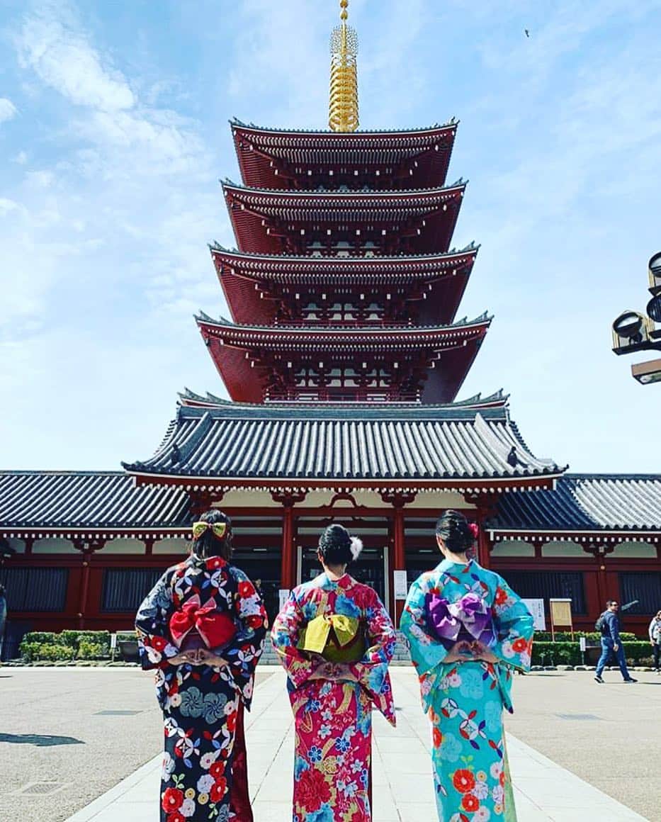 ステファノ・カルーゾのインスタグラム：「Asakusa Sensoji Temple / Japan 🇯🇵 #japan #tokyo #wfsc2019 #traveller #happydays #lifeisgood #springishere #discoveringnewplaces #ciaobelli」