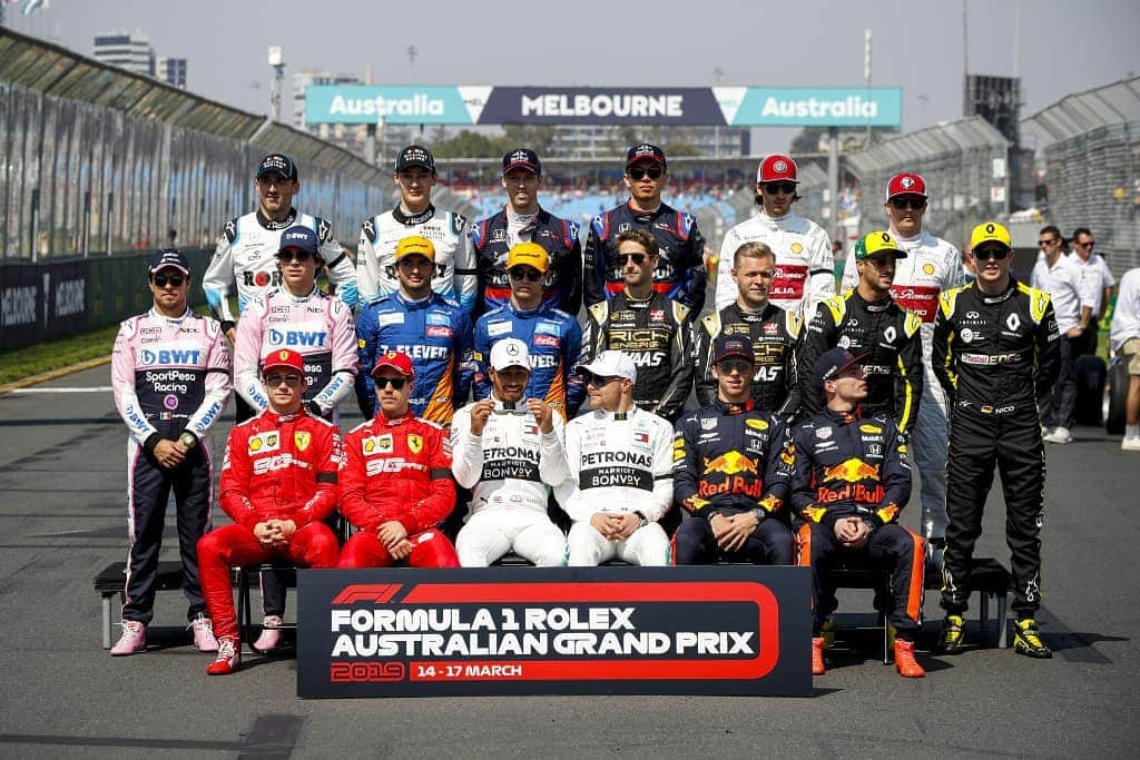 ロマン・グロージャンさんのインスタグラム写真 - (ロマン・グロージャンInstagram)「Just meeting friends 👍🤙🏎️ @f1 #f1 #friends #drivers #2019」3月20日 13時38分 - grosjeanromain