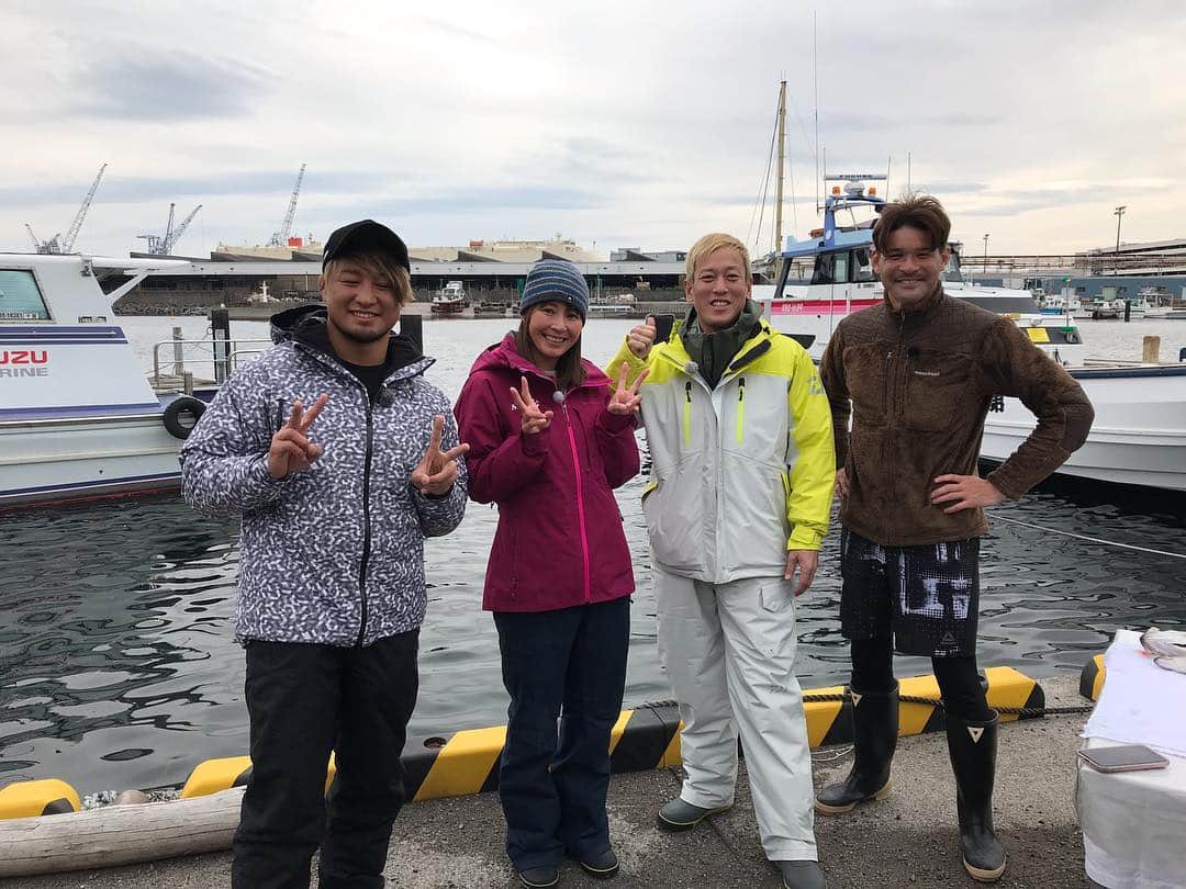 じゅんいちダビッドソンさんのインスタグラム写真 - (じゅんいちダビッドソンInstagram)「昨日は釣りロケ！ 最強釣りバカ対決のロケでしたね〜！ 釣り好きとしては呼ばれるのありがたい😃 さあ釣果はどうだったのかは番組で🎣 #照英 #sho #児島令子 #じゅんいちダビッドソン のメンバーてした。」3月20日 13時56分 - 0204junich_davidson_official