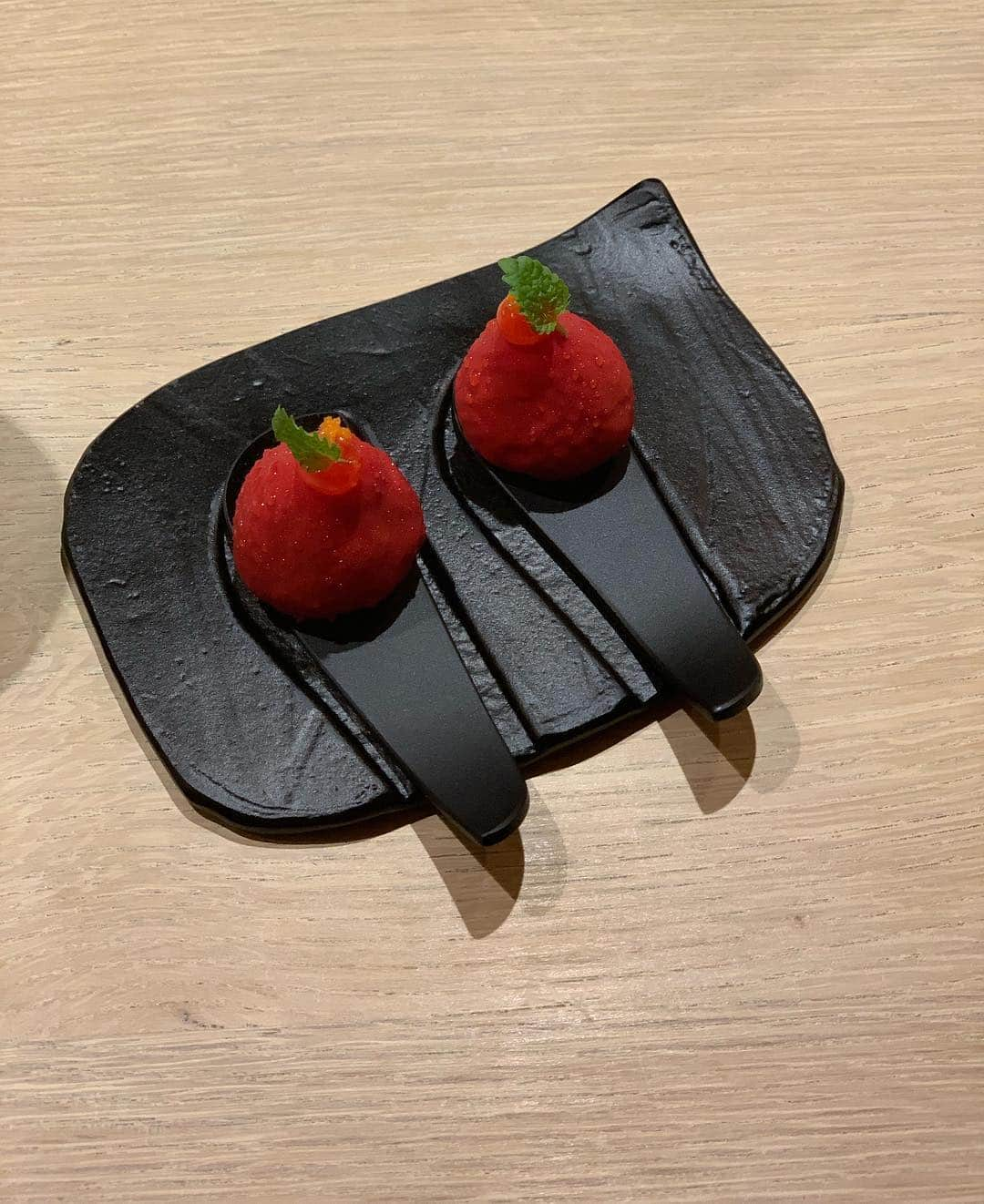 ジョシュ・ギャッドさんのインスタグラム写真 - (ジョシュ・ギャッドInstagram)「Honestly @somnirestaurant is one of the greatest dining experiences I’ve ever had. This restaurant is truly doing things that are inspired and beyond original.」3月20日 14時04分 - joshgad