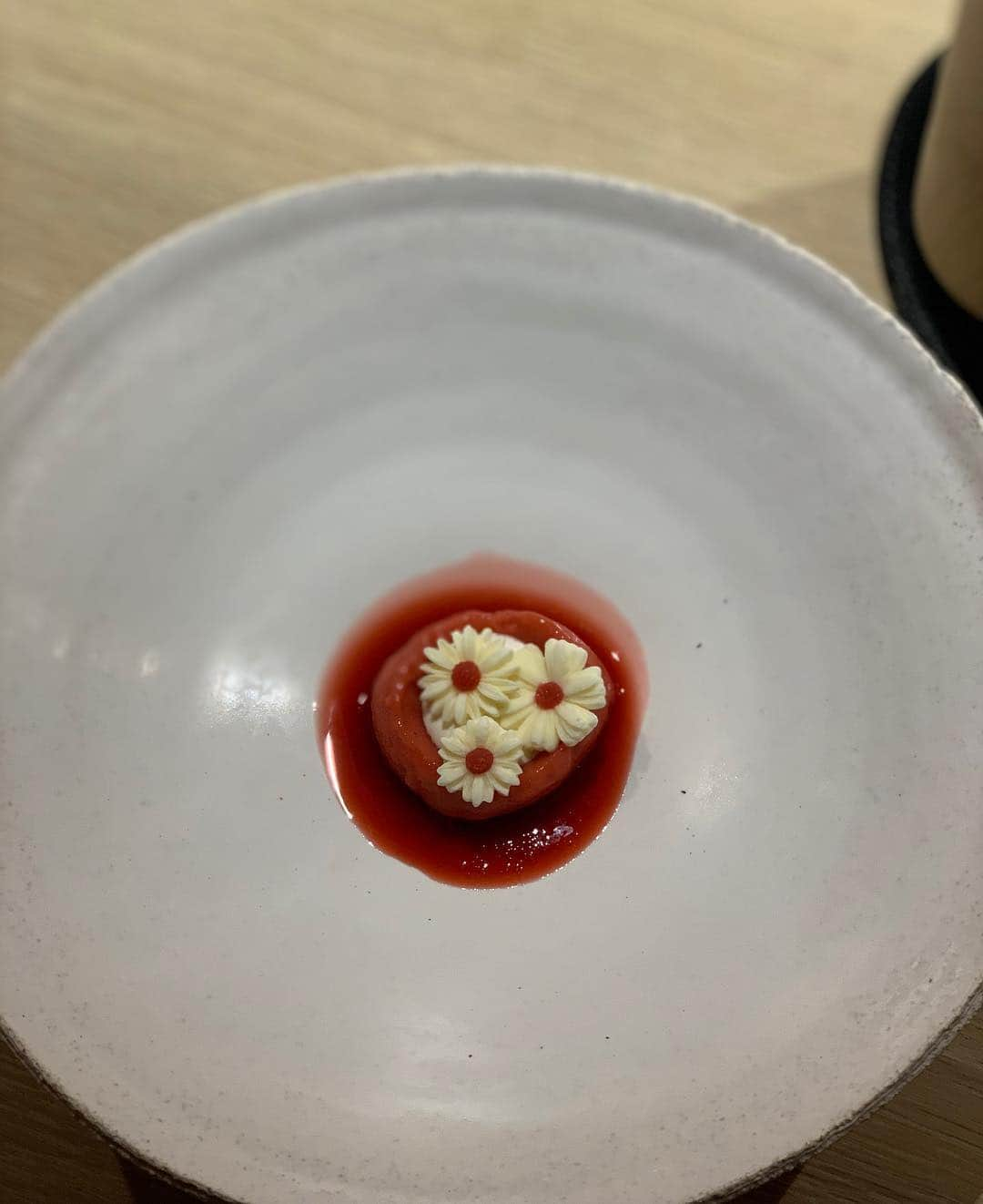 ジョシュ・ギャッドさんのインスタグラム写真 - (ジョシュ・ギャッドInstagram)「Honestly @somnirestaurant is one of the greatest dining experiences I’ve ever had. This restaurant is truly doing things that are inspired and beyond original.」3月20日 14時04分 - joshgad