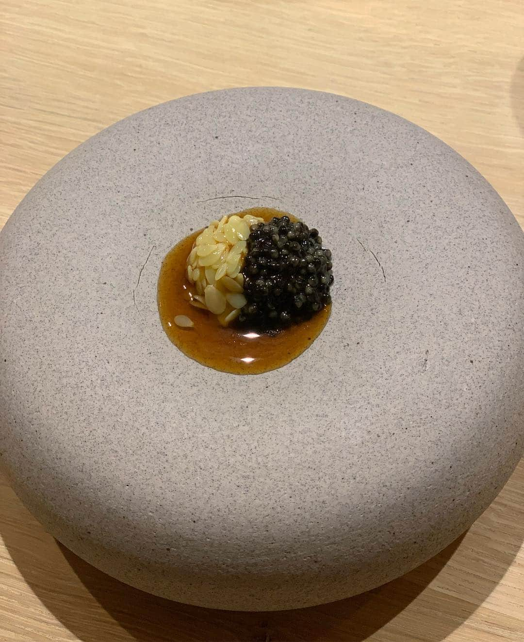 ジョシュ・ギャッドさんのインスタグラム写真 - (ジョシュ・ギャッドInstagram)「Honestly @somnirestaurant is one of the greatest dining experiences I’ve ever had. This restaurant is truly doing things that are inspired and beyond original.」3月20日 14時04分 - joshgad