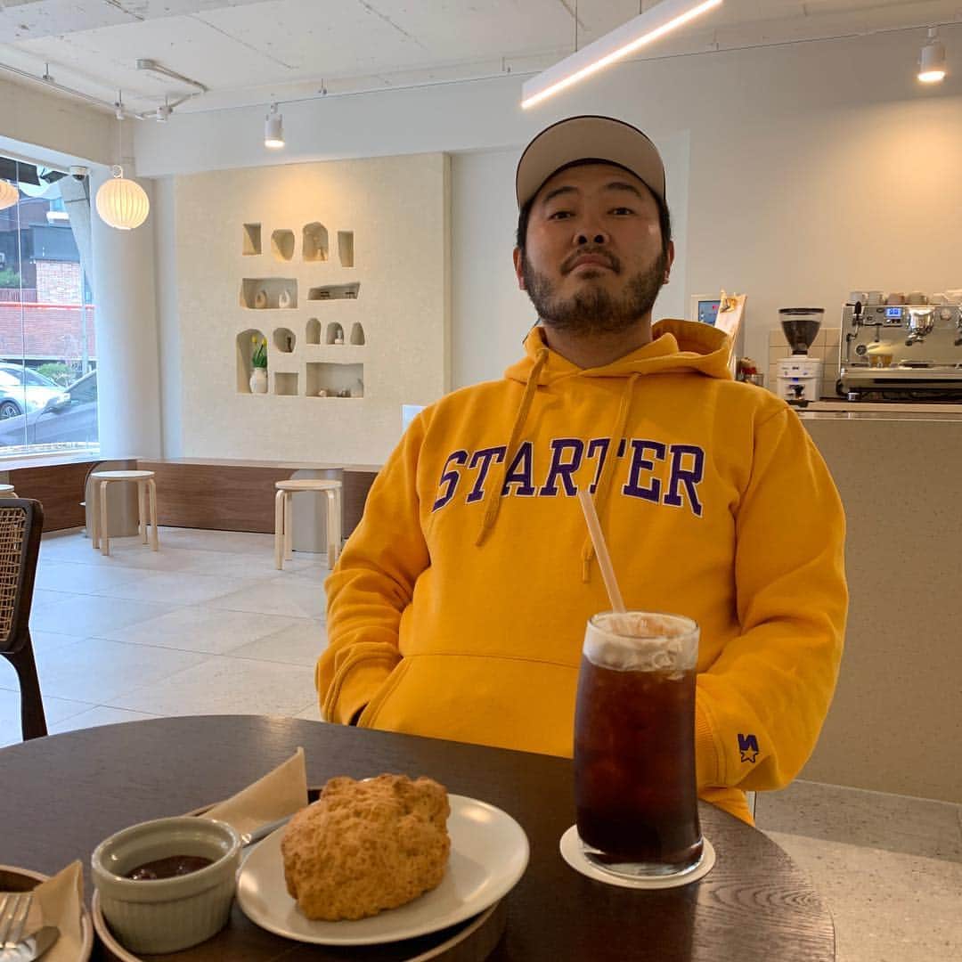 キム・ギバンのインスタグラム：「. 요즘 가장 사랑하는 카페~ 앙증맞은 #앙버터크로와상 . #소르비 #sorb」