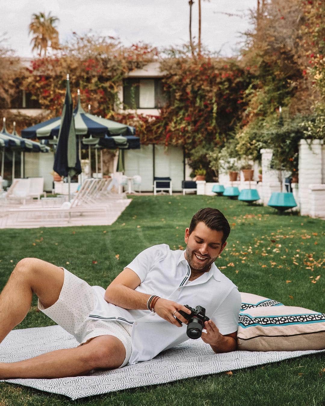 ペリーエリスのインスタグラム：「The definitive looks of the season are in. @gregorydava wearing our Slub Shirt and Mini Motif Print Short from the spring ‘19 collection. Tap to shop. #LifeReadySince1976」
