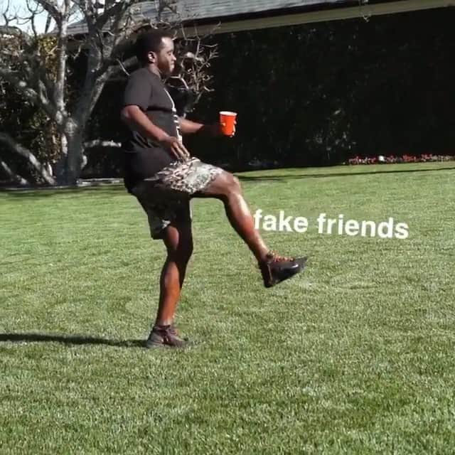 ファンクマスター・フレックスのインスタグラム：「I love Diddy energy.... Good vibes... I appreciate being blessed!!!」