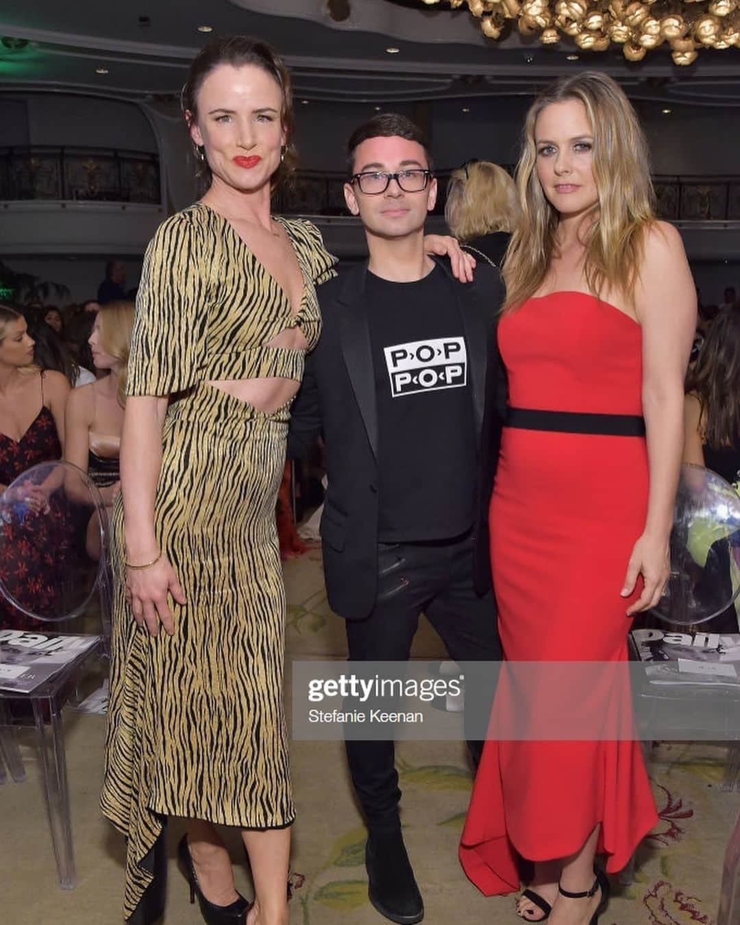 アリシア・シルヴァーストーンさんのインスタグラム写真 - (アリシア・シルヴァーストーンInstagram)「Honoring @csiriano at the LA Fashion Awards with these lovely people @busyphilipps @janetmock @juliettelewis @bianconibianca. Wearing #christiansiriano of course! It was so fun and lovely to giggle with these ladies. And I felt like a proud mama bear watching and listening to u receive your award Christian! U are beyond talented and so inspiring with your genius ✨ Thank you for your love ❤️」3月20日 5時46分 - aliciasilverstone