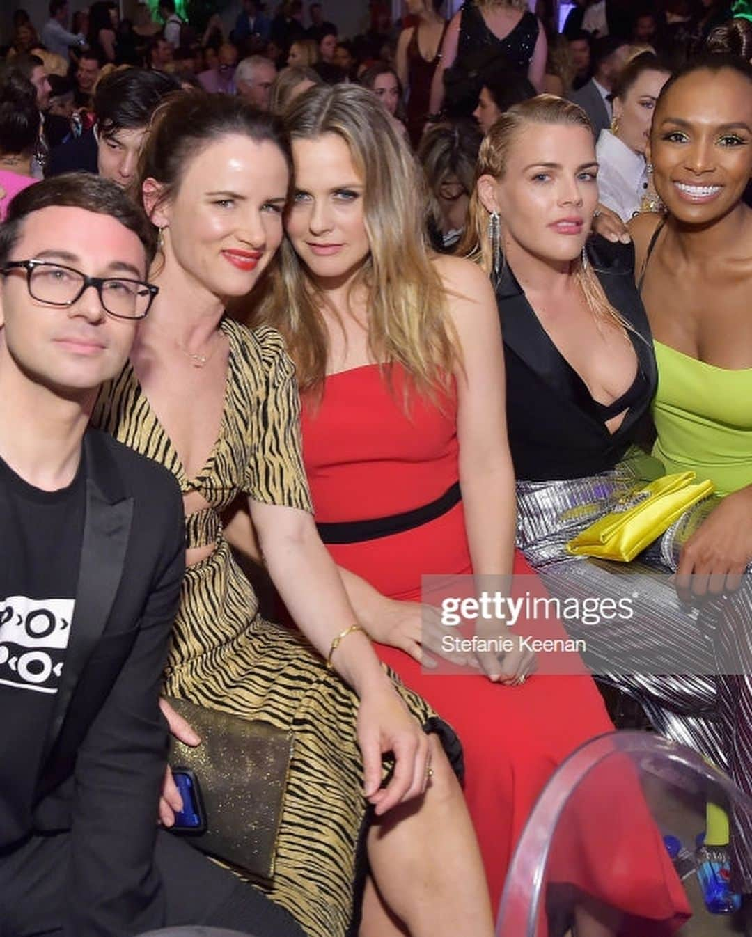 アリシア・シルヴァーストーンさんのインスタグラム写真 - (アリシア・シルヴァーストーンInstagram)「Honoring @csiriano at the LA Fashion Awards with these lovely people @busyphilipps @janetmock @juliettelewis @bianconibianca. Wearing #christiansiriano of course! It was so fun and lovely to giggle with these ladies. And I felt like a proud mama bear watching and listening to u receive your award Christian! U are beyond talented and so inspiring with your genius ✨ Thank you for your love ❤️」3月20日 5時46分 - aliciasilverstone