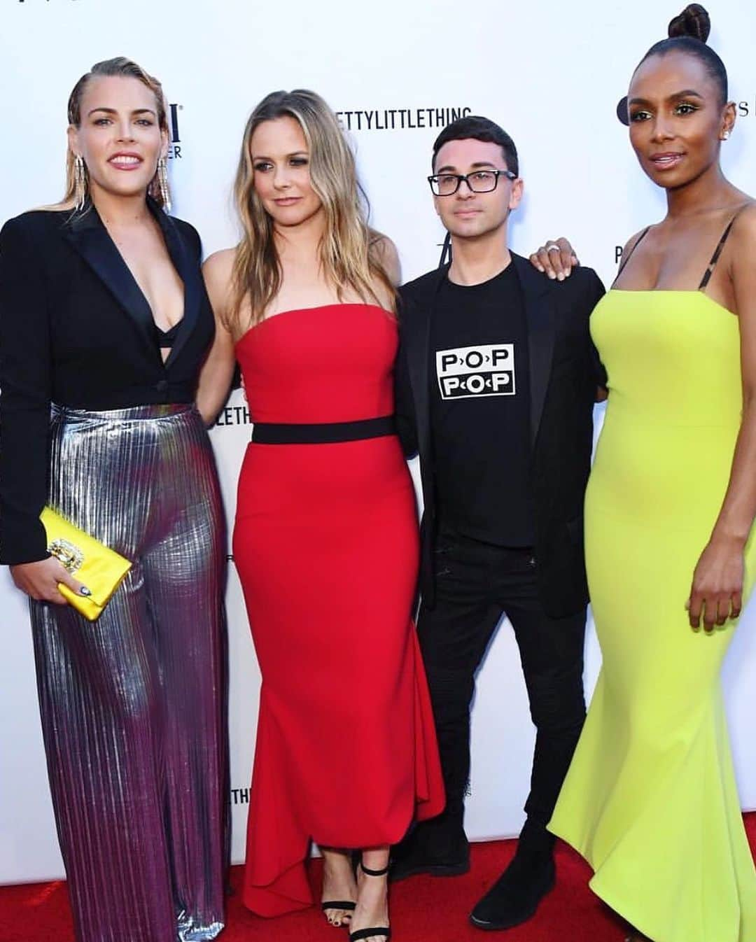 アリシア・シルヴァーストーンさんのインスタグラム写真 - (アリシア・シルヴァーストーンInstagram)「Honoring @csiriano at the LA Fashion Awards with these lovely people @busyphilipps @janetmock @juliettelewis @bianconibianca. Wearing #christiansiriano of course! It was so fun and lovely to giggle with these ladies. And I felt like a proud mama bear watching and listening to u receive your award Christian! U are beyond talented and so inspiring with your genius ✨ Thank you for your love ❤️」3月20日 5時46分 - aliciasilverstone