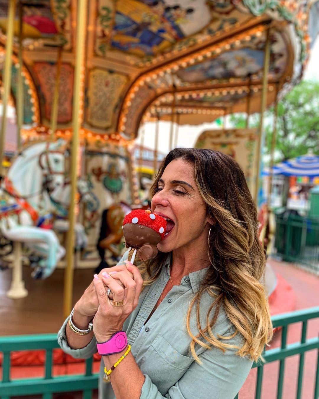 Giovanna Antonelliのインスタグラム：「🍎 do am♥️r !!! Voltei na infância! 🥰 #waltdisneyworld」