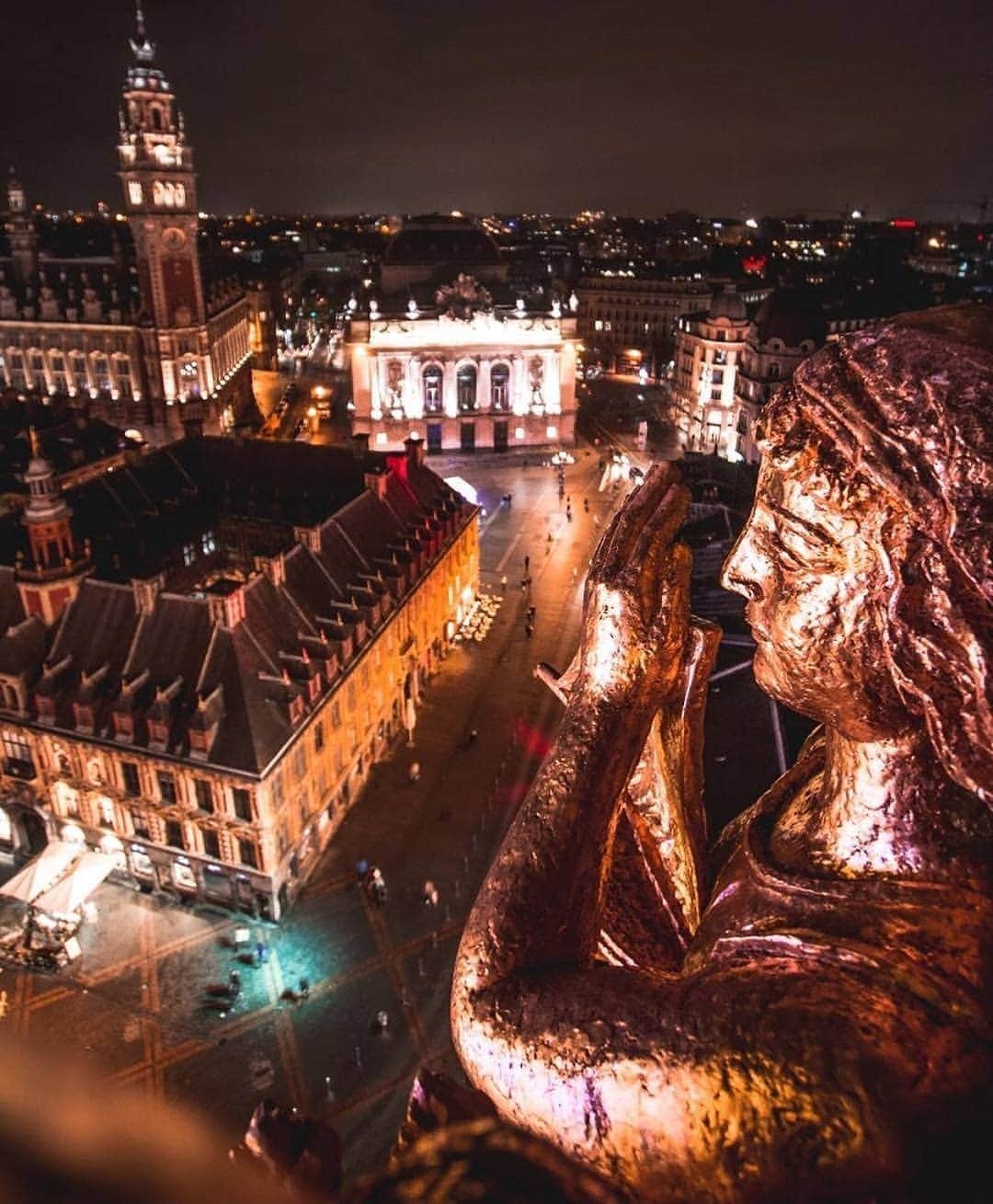 のインスタグラム：「Just see this great night photo by @6th.dim at @igerslille Lille (France) ↠tag your photos of #igerslille #igersfrance #igers ===================================== #visitlafrance #liveinlille #hautsdefrance_inlive #super_france #hello_france #loves_france_  #lillemaville #hautsdefrance #lille_france #explorelille #chnordiste #lilletourism  #nordtourisme」