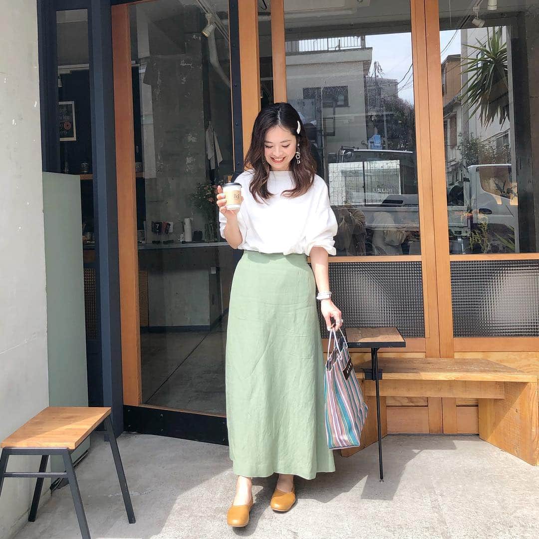 manamisotayutaさんのインスタグラム写真 - (manamisotayutaInstagram)「#親子コーデ ❤︎❤︎ 上下逆の色でリンク💚 この日は #清澄白河カフェ巡り ☕️ したよ❤︎ この辺りはブルーボトルコーヒー日本1号店があったり、カフェの宝庫☕️❤︎ 行きたかった @iki_espresso  は住宅街の中にぽつんとあるんだけど、広々してて、海外カフェみたいでゆっくりできるよ♪ 天気もよくてカフェ巡り日和♡ ＊ ＊ ＊ cordinate mama skirt @damefrank_official  #ダムフランク のスカートが届いたよ♪ 色、形、ほんと最高✨ たくさん履こう❤︎ ・ tops @reca.yahoo  #reca#recaコーデ ・ shoes @maremare37  #マーレマーレ の靴はすっごく歩きやすい♪ たくさん歩く日にもぴったり✨ ・ bag #マルニ ・ ・ kids tops @gu_global  #gu ・ skirt @ciaopanictypy  #ciaopanictypy ＊ ＊  #おやこーで#リネンスカート #双子コーデ#リンクコーデ#春コーデ #cordinate#code#春服#locari#ponte_fashion #mamagirl #オトナ女子#大人コーデ #大人女子コーデ#カフェ巡り #清澄白河カフェ #ikicafe」3月20日 6時51分 - manamisotayuta