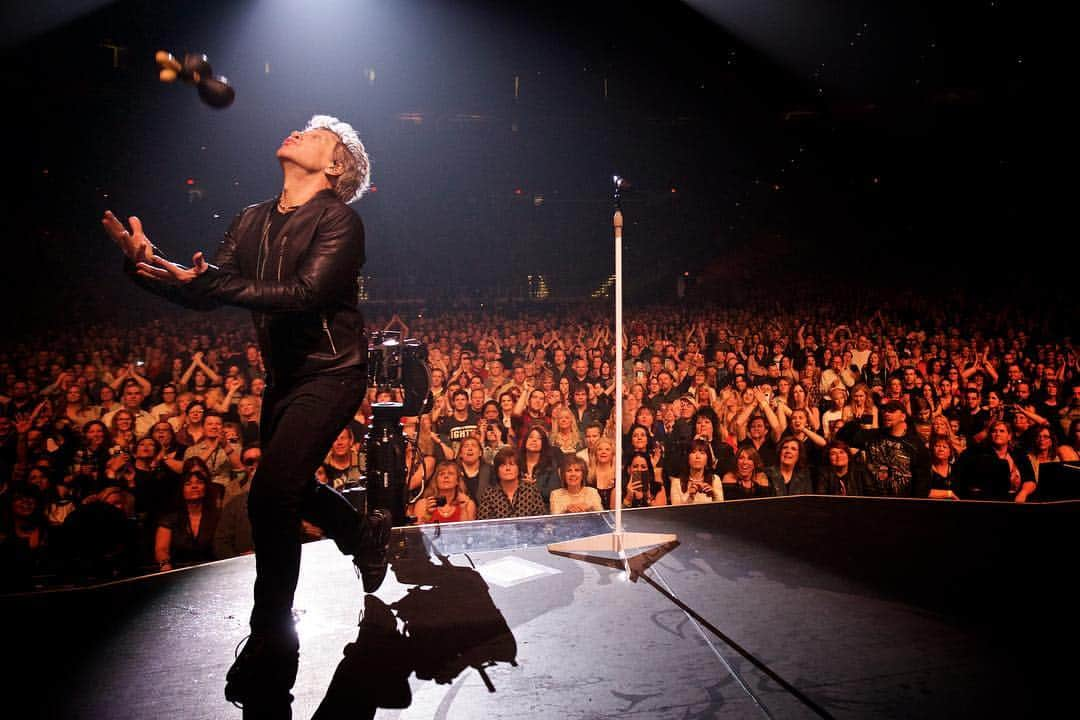 Bon Joviさんのインスタグラム写真 - (Bon JoviInstagram)「Two years ago in Cleveland, OH on the #THINFStour. 📷: @davidbergman」3月20日 7時10分 - bonjovi