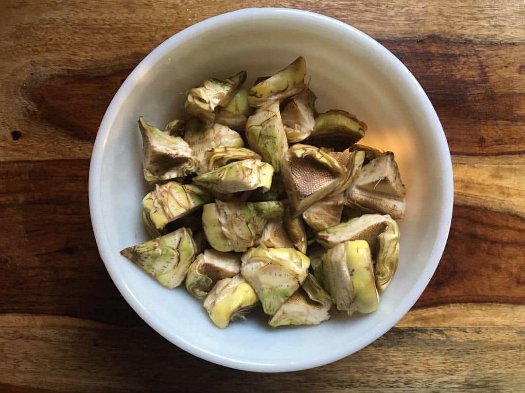 Monday満ちるさんのインスタグラム写真 - (Monday満ちるInstagram)「It takes time but so worth it to cook with fresh artichokes」3月20日 7時26分 - mondaymichiru