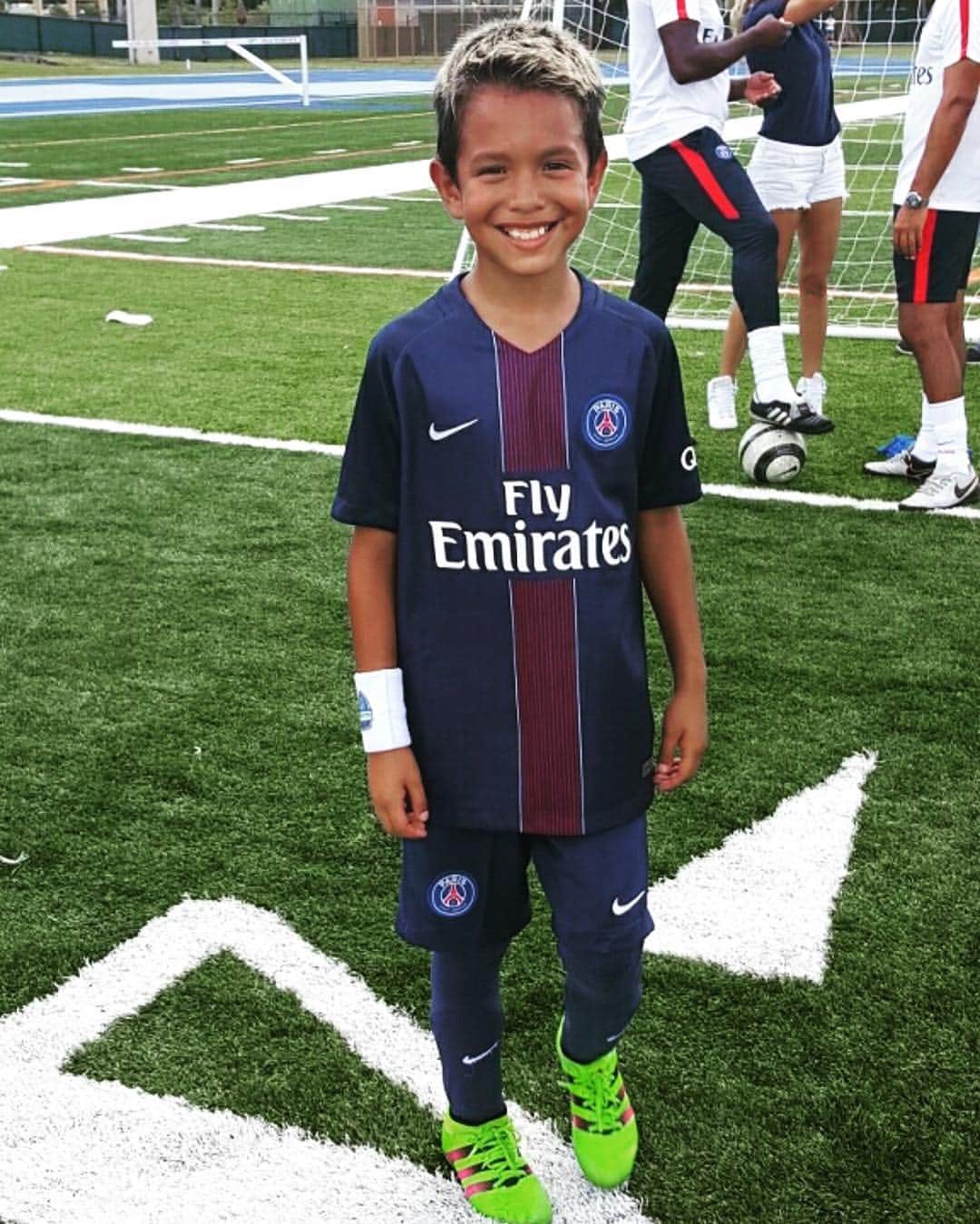 レイ・アレンのインスタグラム：「This is 11 year old Piero Serrano. He is the son of a friend of mine. Piero loves soccer, plays the piano and violin, loves chess and yes, like most kids he loves playing video games. Last week he took his own life! It's so heartbreaking to be writing this about an 11 year old boy who had his whole life in front of him- and now he's gone. It was discovered that he was playing online and was trapped by this momo challenge that has been going around. I want to urge all parents out there to make sure you sit down and have a talk with your kids. Make sure you tell them not to talk with anyone online that they do not know, and be very careful with what sites they go onto. These online predators, bullying "games" and demonic challenges are sadly not a hoax. My friend Piero, Sr. and his wife lost their son. They are heartbroken. Please include them in your prayers and most importantly, keep a watchful eye on what your kids are doing online.」