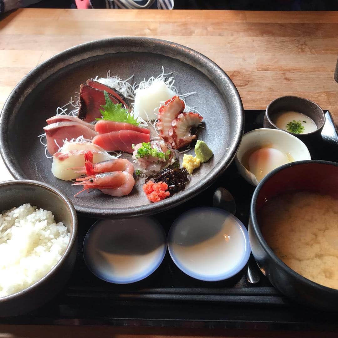 水木一郎さんのインスタグラム写真 - (水木一郎Instagram)「昨日の昼はお刺身定食、夜はのどぐろの塩焼き。今日は肉かな〜？ #お刺身定食  #写真載せすぎてたw #のどぐろの塩焼き  #水木一郎」3月20日 7時45分 - ichiromizuki