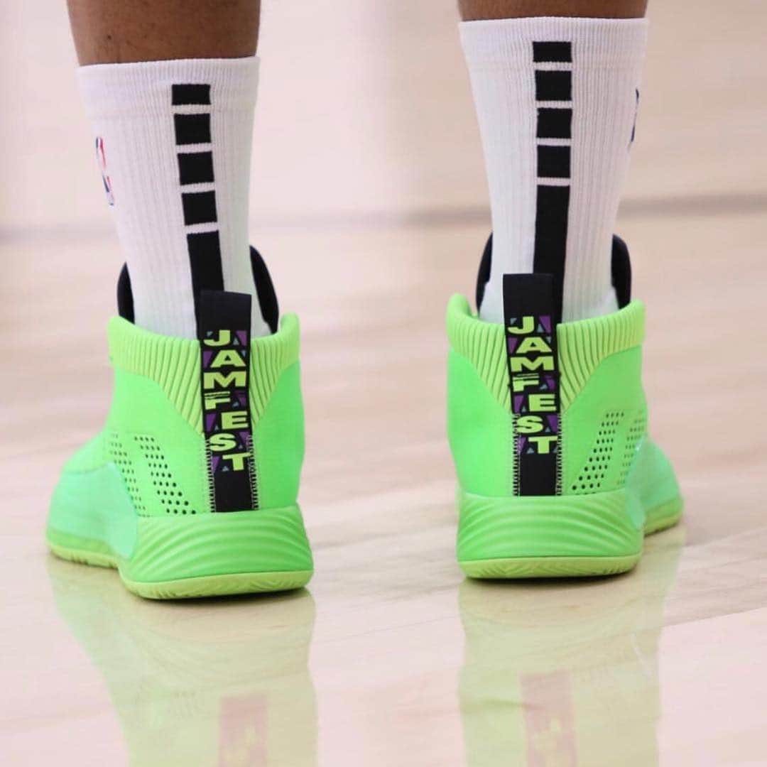 デイミアン・リラードのインスタグラム：「#Dame5 colorway for the Jam Fest (dunk contest) at the @mcdaag. One more Jam Fest colorway coming that I’ll show y’all soon. #KicksOnCourt #NBAKicks 📸: @caseyholdahl」