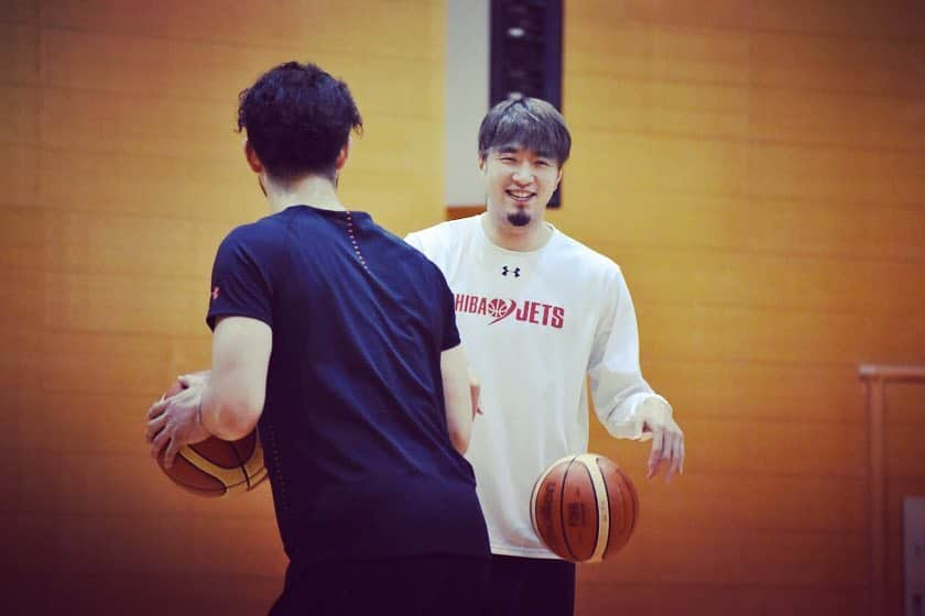 千葉ジェッツさんのインスタグラム写真 - (千葉ジェッツInstagram)「練習風景📸 #chibajets #Bリーグ #バスケ #練習 #basketball #千葉ジェッツ #何気ない瞬間 #今週末は秋田戦 #いくぜてっぺん」3月20日 8時50分 - chibajets_official