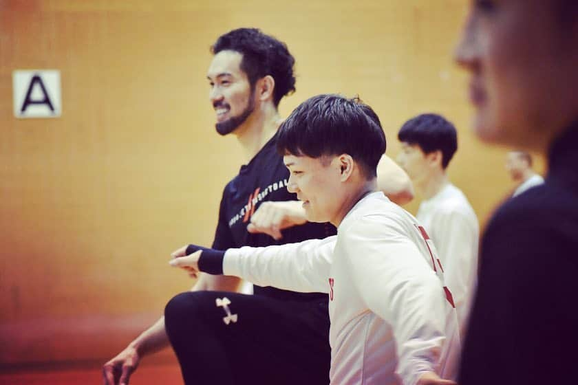 千葉ジェッツさんのインスタグラム写真 - (千葉ジェッツInstagram)「練習風景📸 #chibajets #Bリーグ #バスケ #練習 #basketball #千葉ジェッツ #何気ない瞬間 #今週末は秋田戦 #いくぜてっぺん」3月20日 8時50分 - chibajets_official