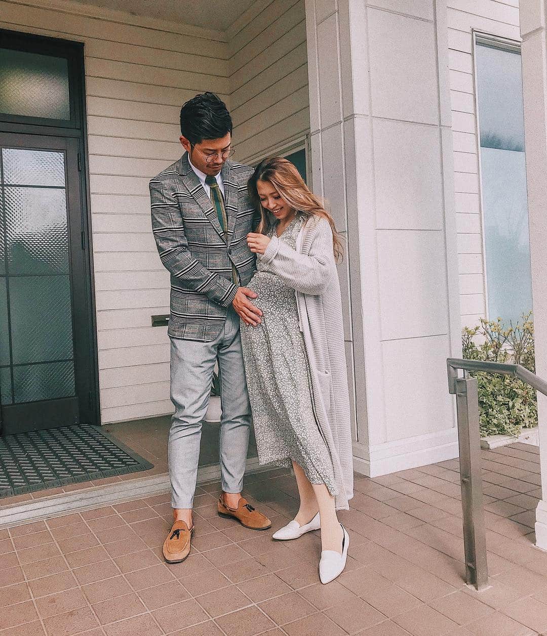 のインスタグラム：「. ついに9ヶ月突入❤︎ #32w #妊娠9ヶ月 #マタニティ #善太のいる生活 #ゆるりとした生活 #maternity #pregnant #family #familyphoto」