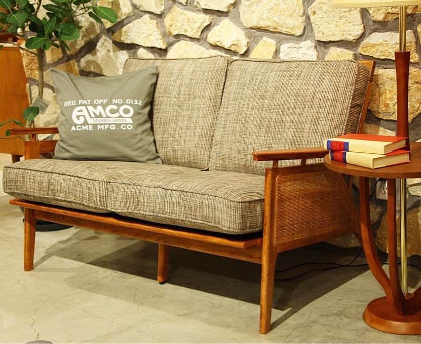のインスタグラム：「【WICKER SOFA 】  1P¥69,000  2P¥118,000  3P¥157,000  We look forward to your visit of everyone!  Contact: ACME jiyugaoka tel:03-5731-9715  #acme_original_sofa」