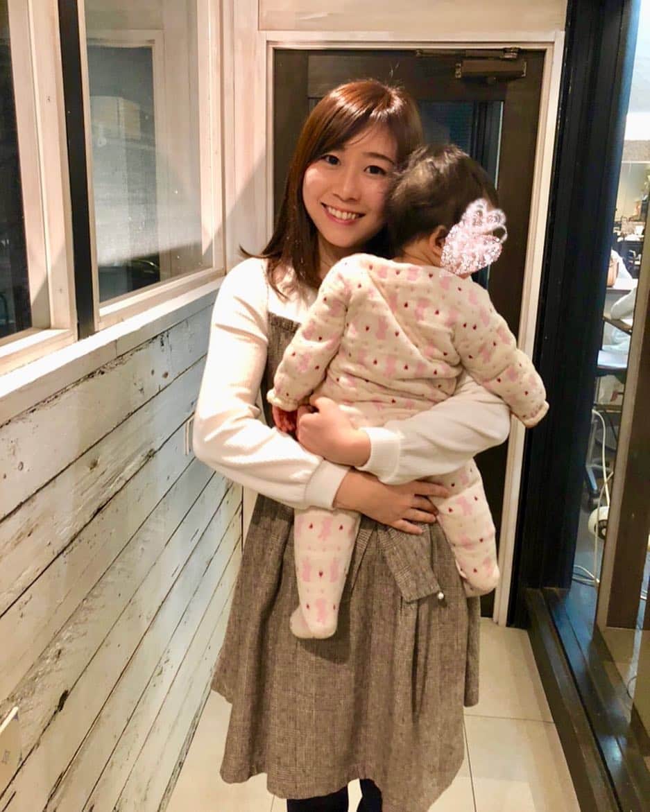 のインスタグラム：「. . .【髪質改善トリートメント ♪】 .リフォームされて新たなスペースができていました💖 . .ハルちゃんとパチリ☺️📸 . . #lobby #heartim #髪質改善トリートメント #髪質改カラー #フリーアナウンサー金谷有希子 #フリーアナウンサー #アナウンサー #妊婦 #髪質改善 #代官山」