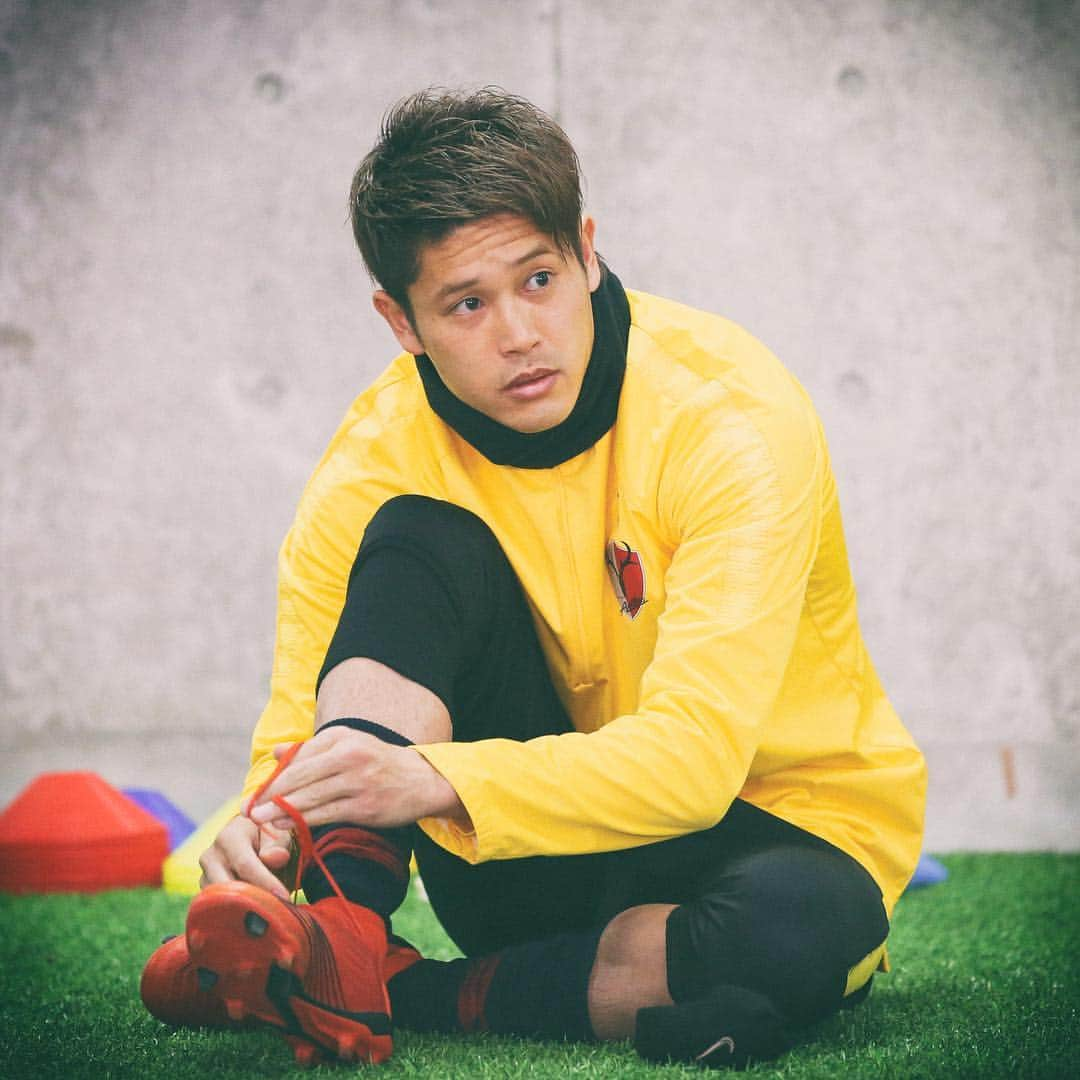 鹿島アントラーズさんのインスタグラム写真 - (鹿島アントラーズInstagram)「キックオフ前の様子！  Players just to be ready for Kick Off!  #鹿島アントラーズ #kashimaantlers #jリーグ #jleague #関川郁万 #ikumansekigawa #土居聖真 #shomadoi #曽ケ端準 #hitoshisogahata #伊藤翔 #shoito #内田篤人 #atsutouchida #遠藤康 #yasushiendo #クォンスンテ #kwounsuntae #安部裕葵 #hirokiabe #試合 #待ち遠しい #we #miss #thegame」3月20日 9時41分 - kashima.antlers