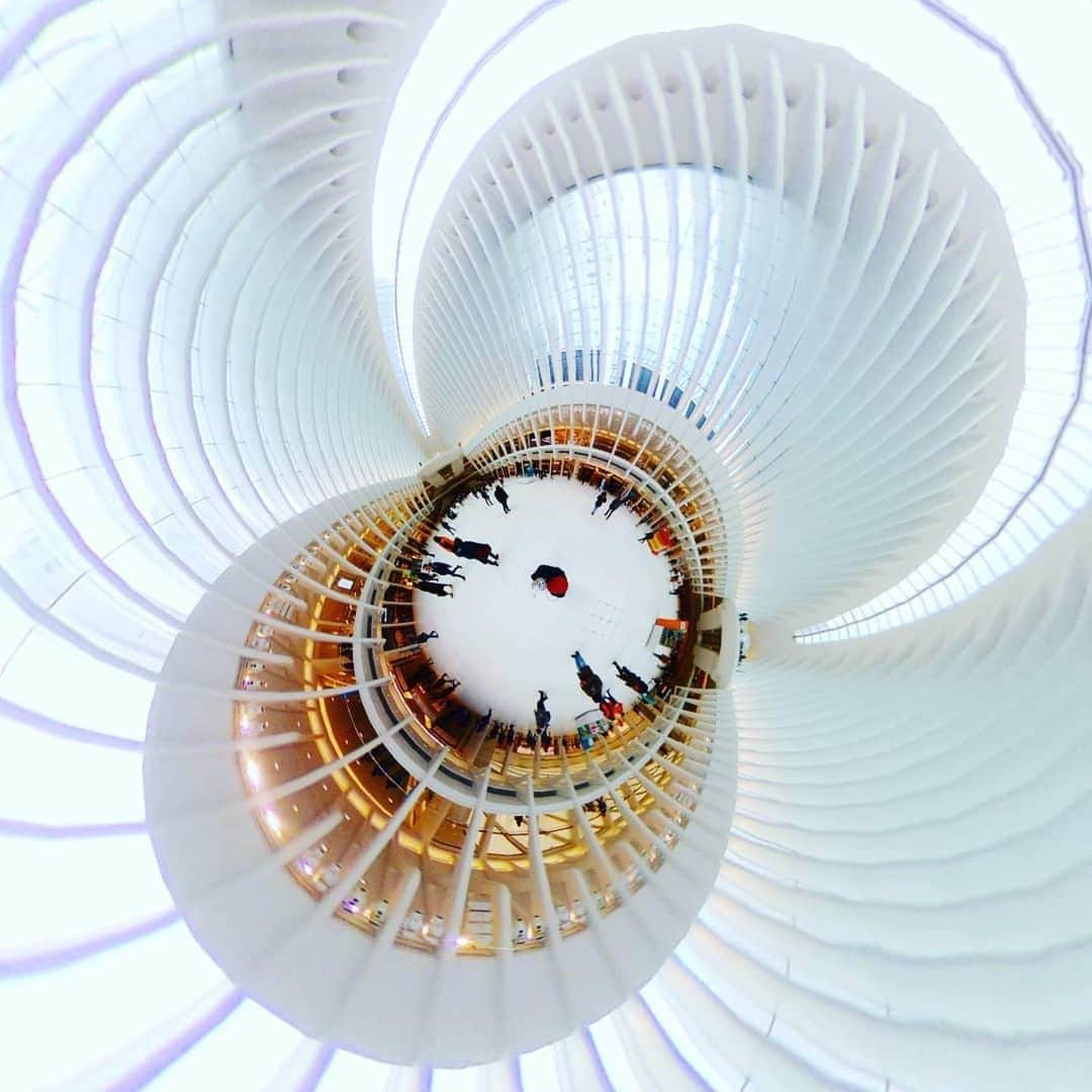 Official RICOH THETAさんのインスタグラム写真 - (Official RICOH THETAInstagram)「Inspiration turned reality! The Oculus NYC is the perfect spot for a THETA photo opp. .  Submit your shots inspired by our #WHERETOGOWEDNESDAY and we may just feature them! . 📸: nycphotosafari . #theta360 #theoculusnyc #oculus #newyork #traveling #architecture」3月20日 9時44分 - theta360official