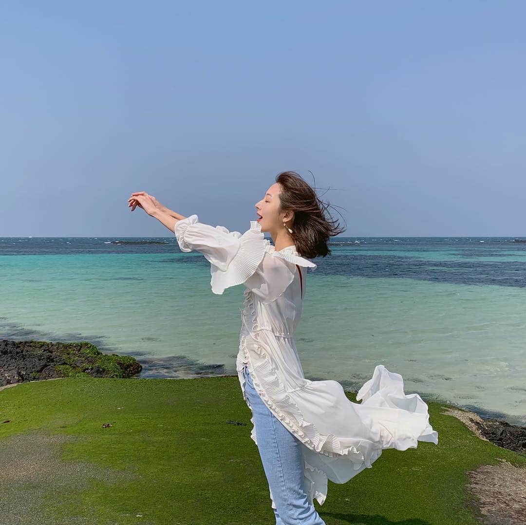 ミナ さんのインスタグラム写真 - (ミナ Instagram)「파란색 초록색 보고 살고 싶다🌿☁️」3月20日 9時46分 - blossomh_