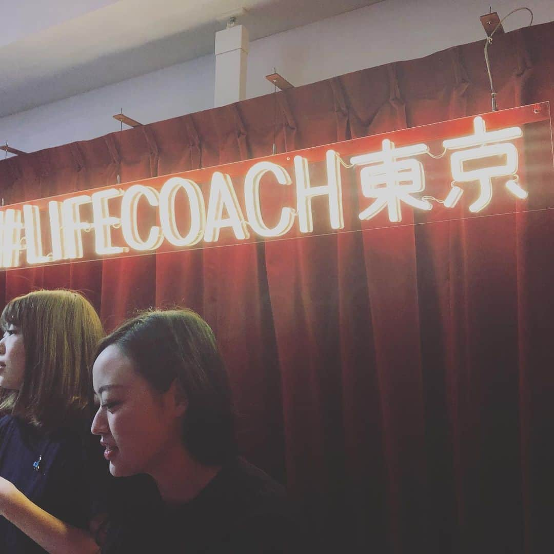 Rayさんのインスタグラム写真 - (RayInstagram)「表参道にできたCOACHのポップアップストアに行ってきましたー✨﻿ ・﻿ ニューヨークの街と日本の祭りが融合された内観が斬新！さらにおしゃれなグラフィティにも注目💕﻿ ＊﻿ ﻿ 開催は23日までだからお早めに〜！！﻿ ﻿  #Ray ﻿  #lifecoachtokyo ﻿  #coach﻿  #streetculture」3月20日 9時49分 - ray.magazine