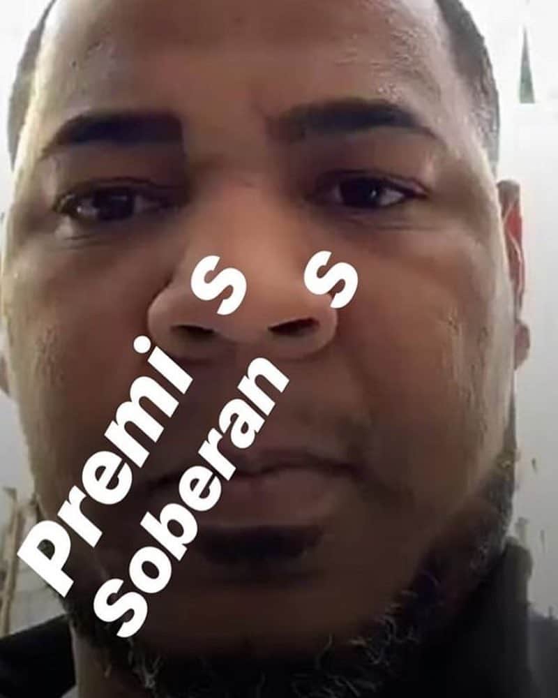 ホセ・レイエスのインスタグラム：「Activo🍿 no eh Pol na..eh pa yo sabeL 😇」