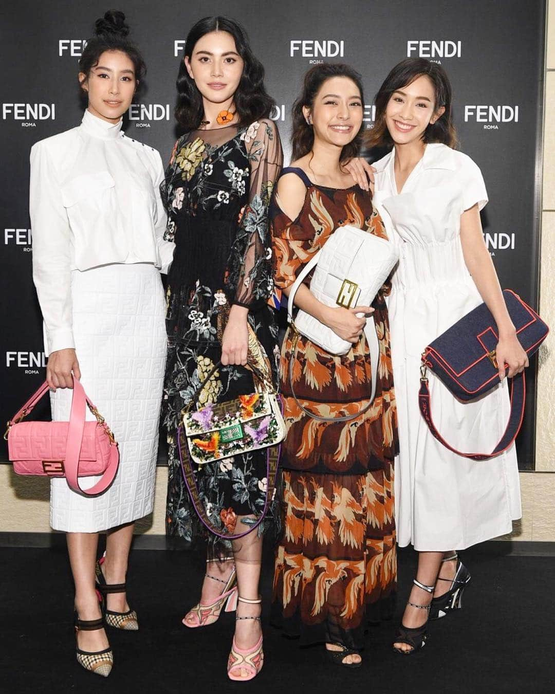 マイ・ダーウィカーさんのインスタグラム写真 - (マイ・ダーウィカーInstagram)「#FendiICONSIAM #FendiSS19  #FendiBaguette  #FendiThailand @fendi ❤️📸 @voguethailand」3月20日 9時55分 - davikah