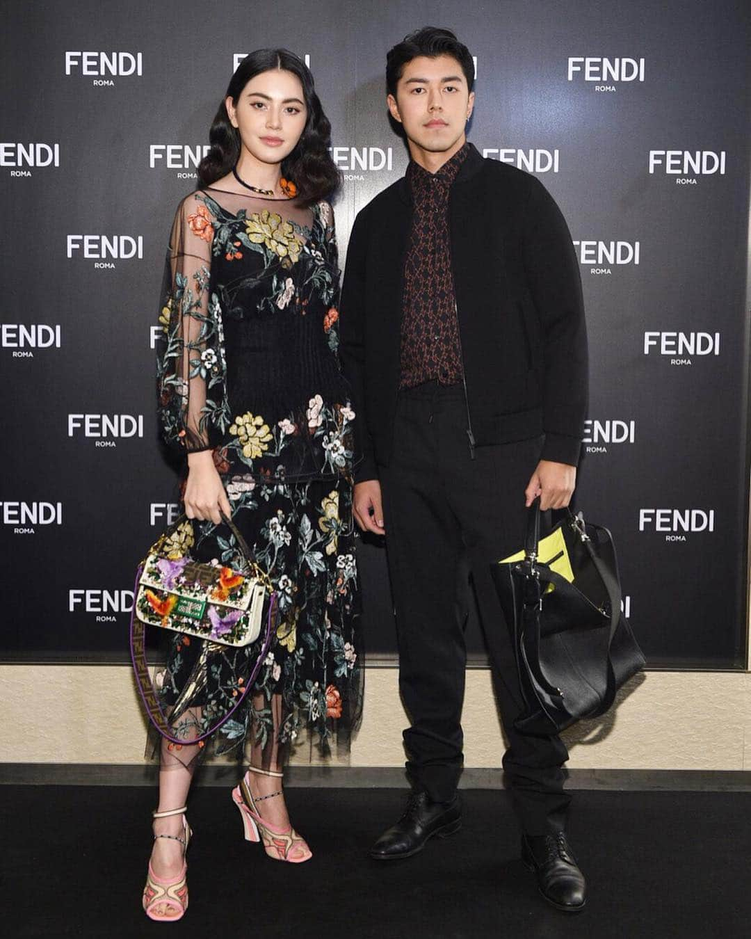 マイ・ダーウィカーさんのインスタグラム写真 - (マイ・ダーウィカーInstagram)「#FendiICONSIAM #FendiSS19  #FendiBaguette  #FendiThailand @fendi ❤️📸 @voguethailand」3月20日 9時55分 - davikah